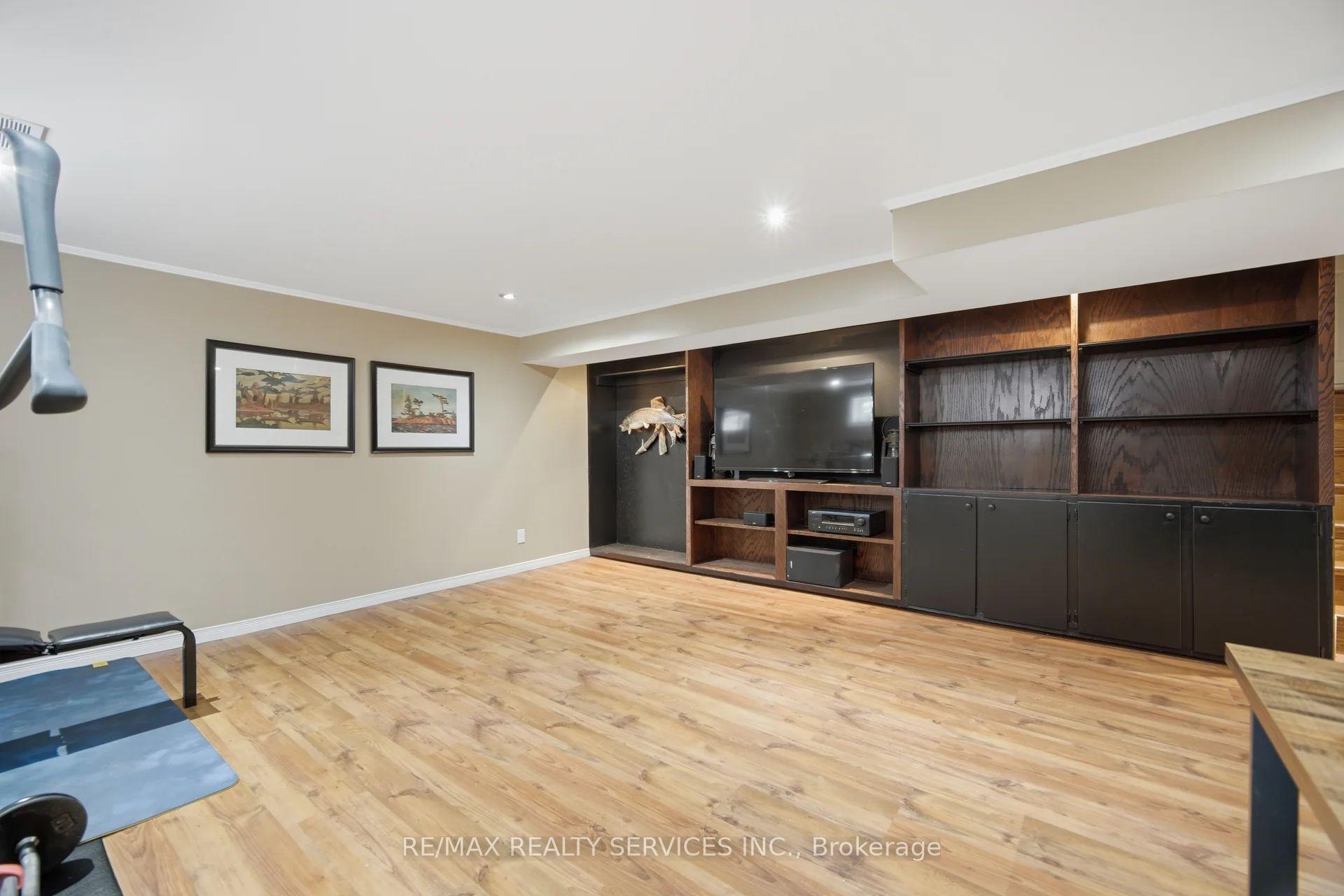 Photo 35 of 43 Melville Crescent, Brampton, Brampton East — HOMEH
