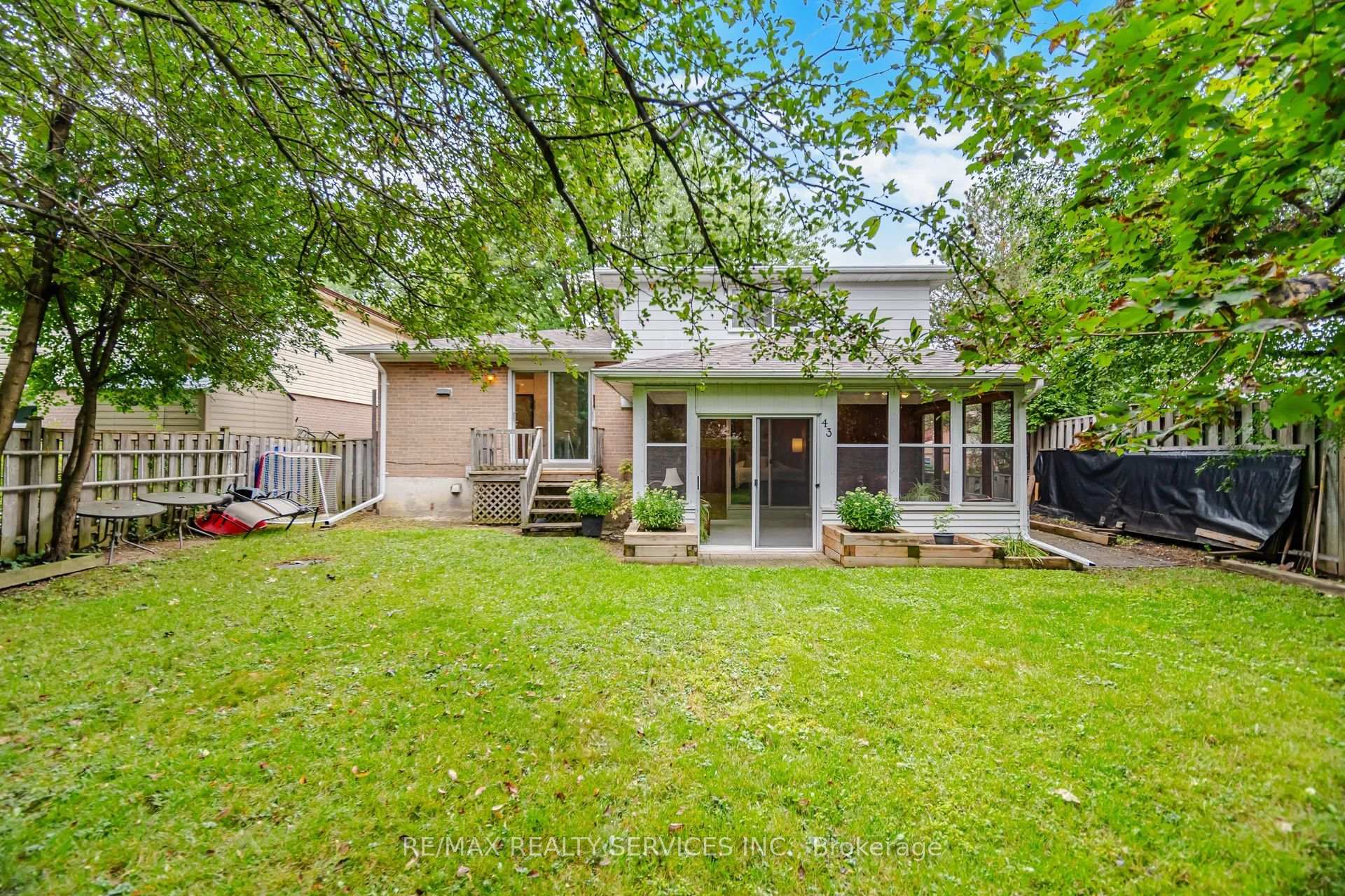 Photo 40 of 43 Melville Crescent, Brampton, Brampton East — HOMEH