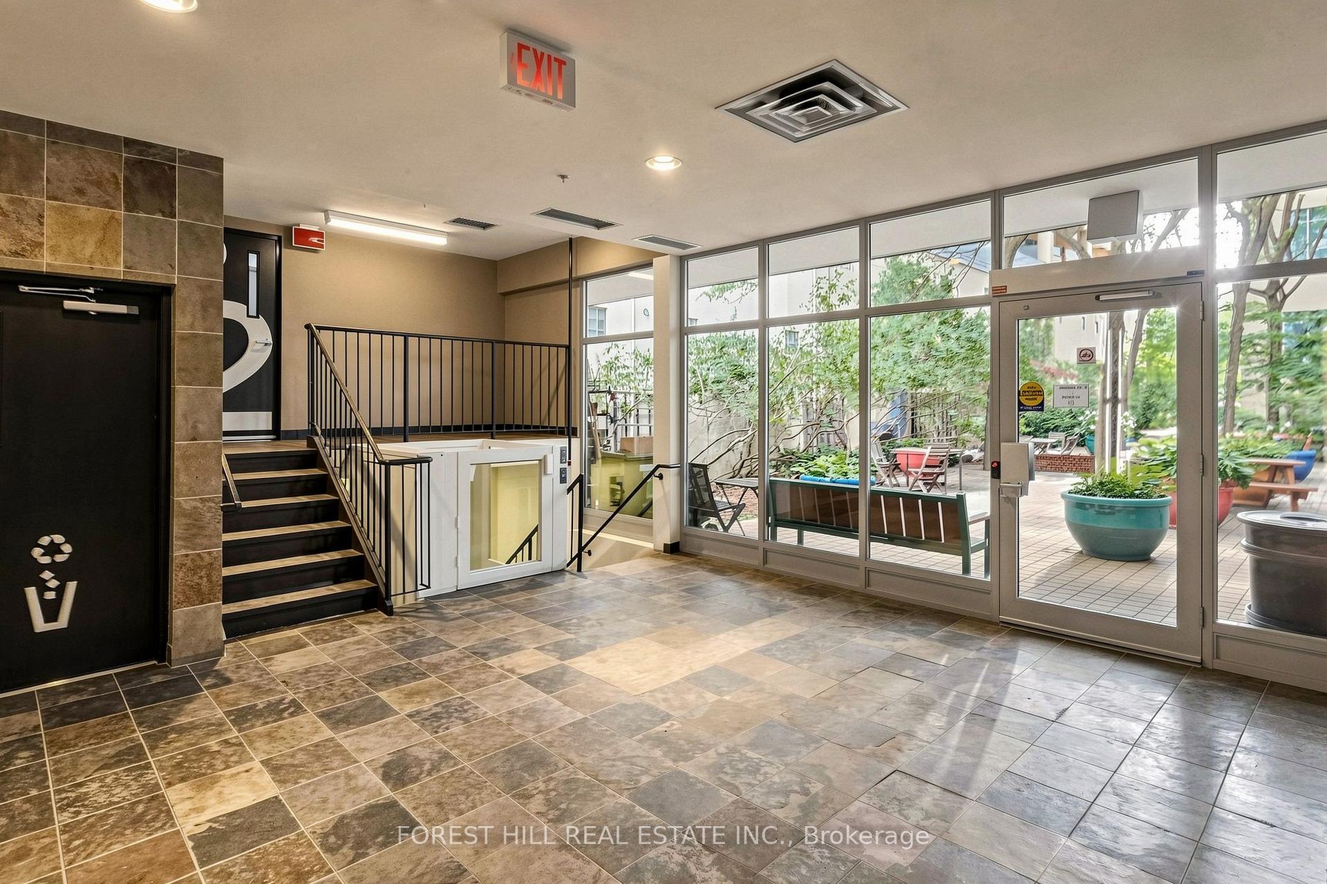 Photo 4 of Unit 301, 21 Nassau Street, Toronto, Kensington-Chinatown — HOMEH