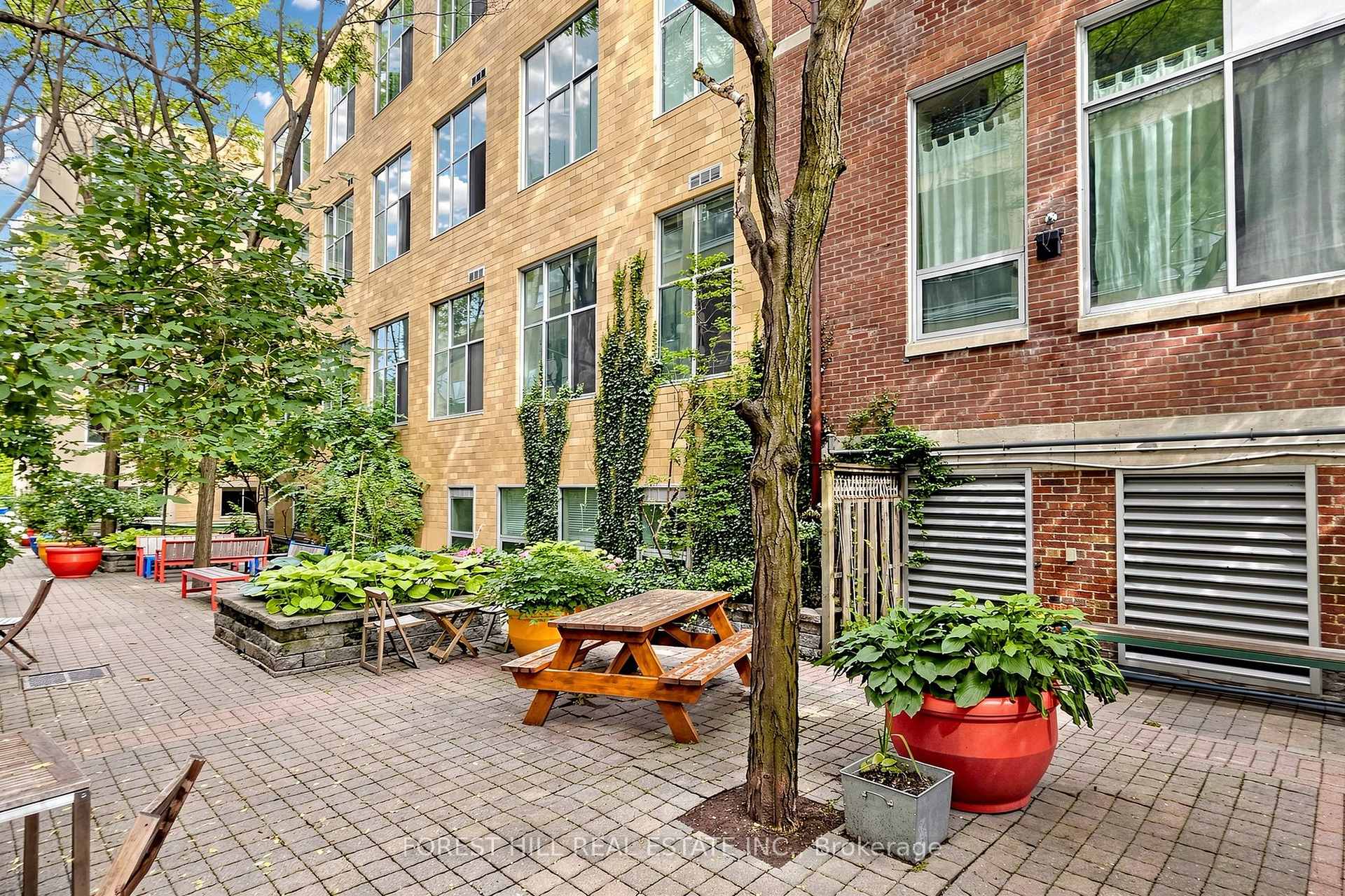 Photo 19 of Unit 301, 21 Nassau Street, Toronto, Kensington-Chinatown — HOMEH