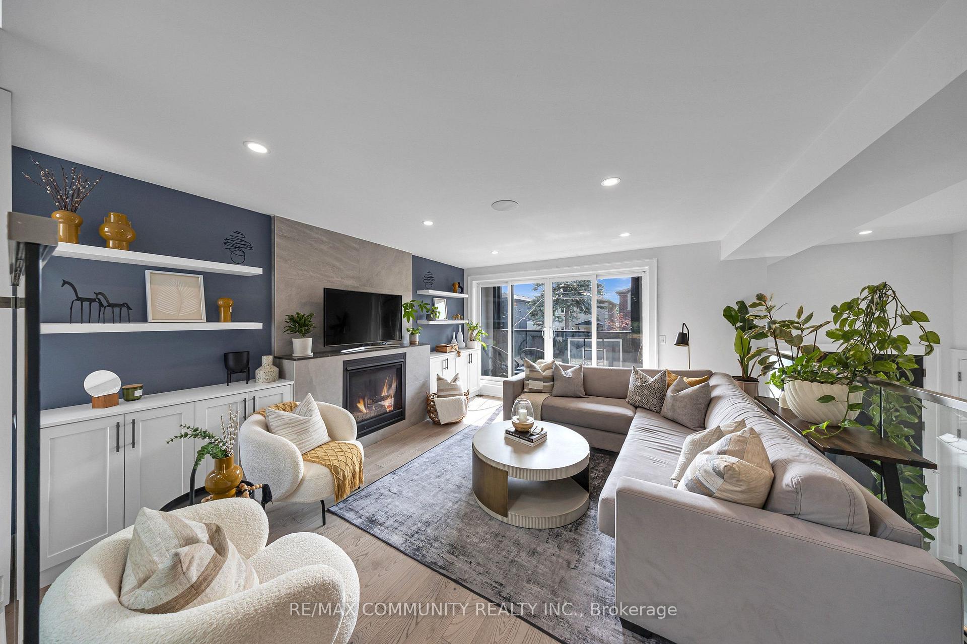 Photo 7 of 7 Derwyn Road, Toronto, East York — HOMEH