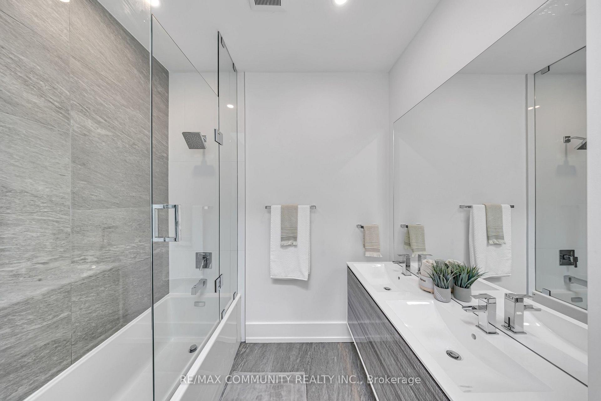 Photo 12 of 7 Derwyn Road, Toronto, East York — HOMEH