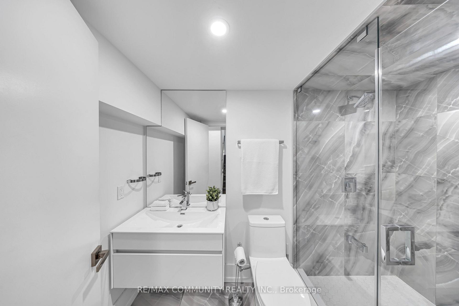 Photo 16 of 7 Derwyn Road, Toronto, East York — HOMEH