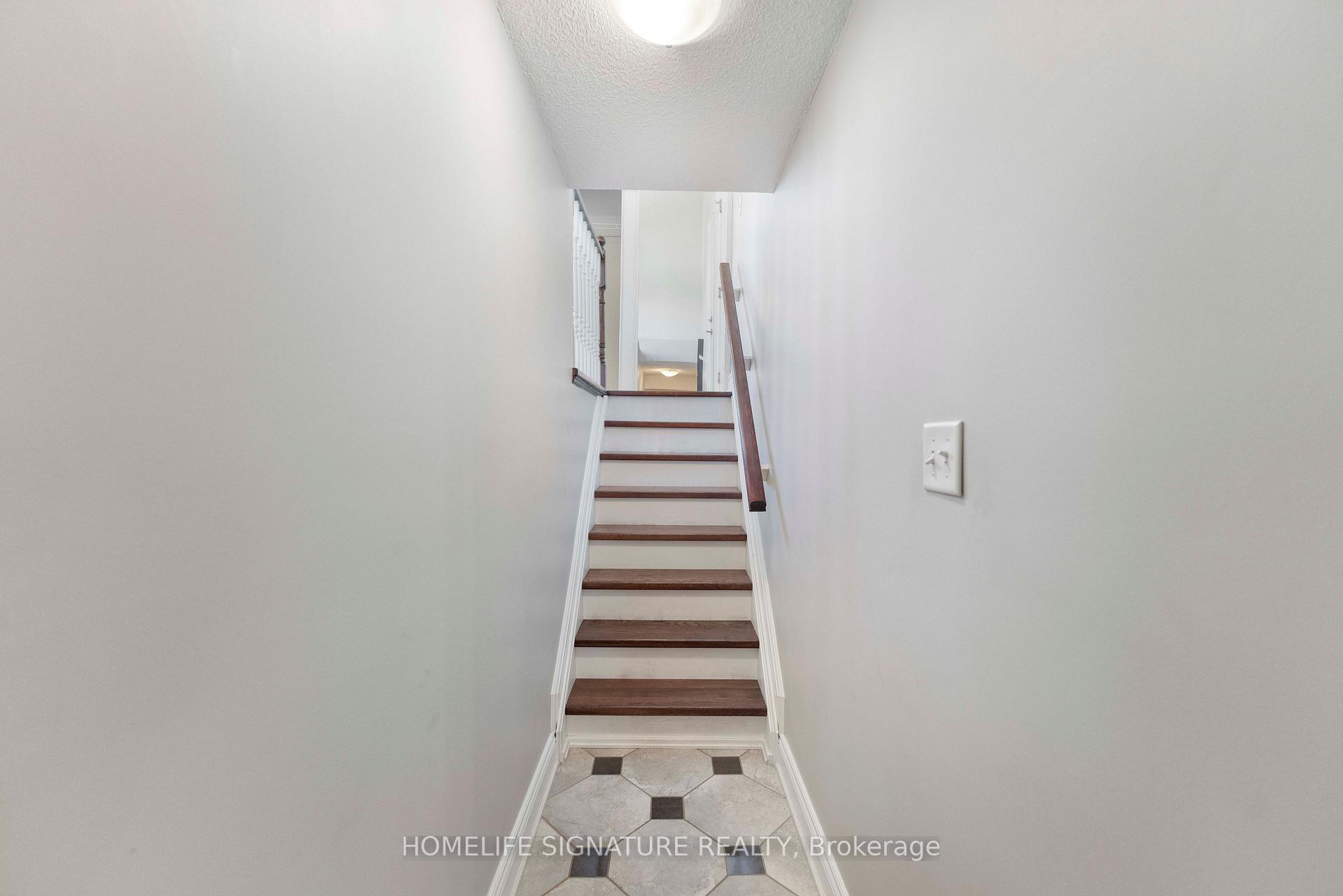 Photo 19 of 239 Country Lane, Barrie, Painswick South — HOMEH
