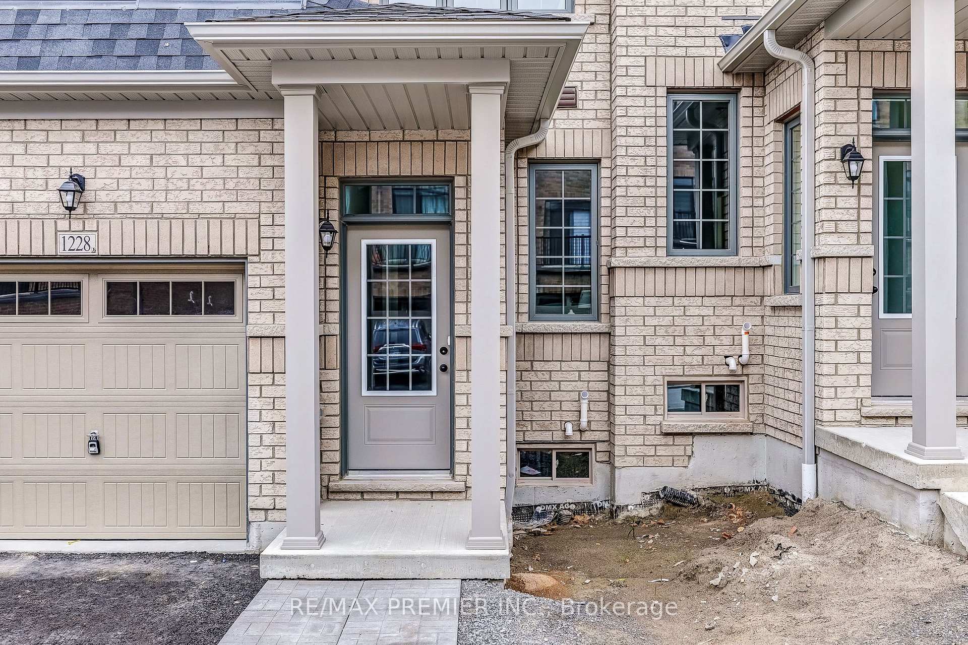 Photo 7 of 1228 Elizabeth Mackenzie Drive, Pickering, Rural Pickering — HOMEH