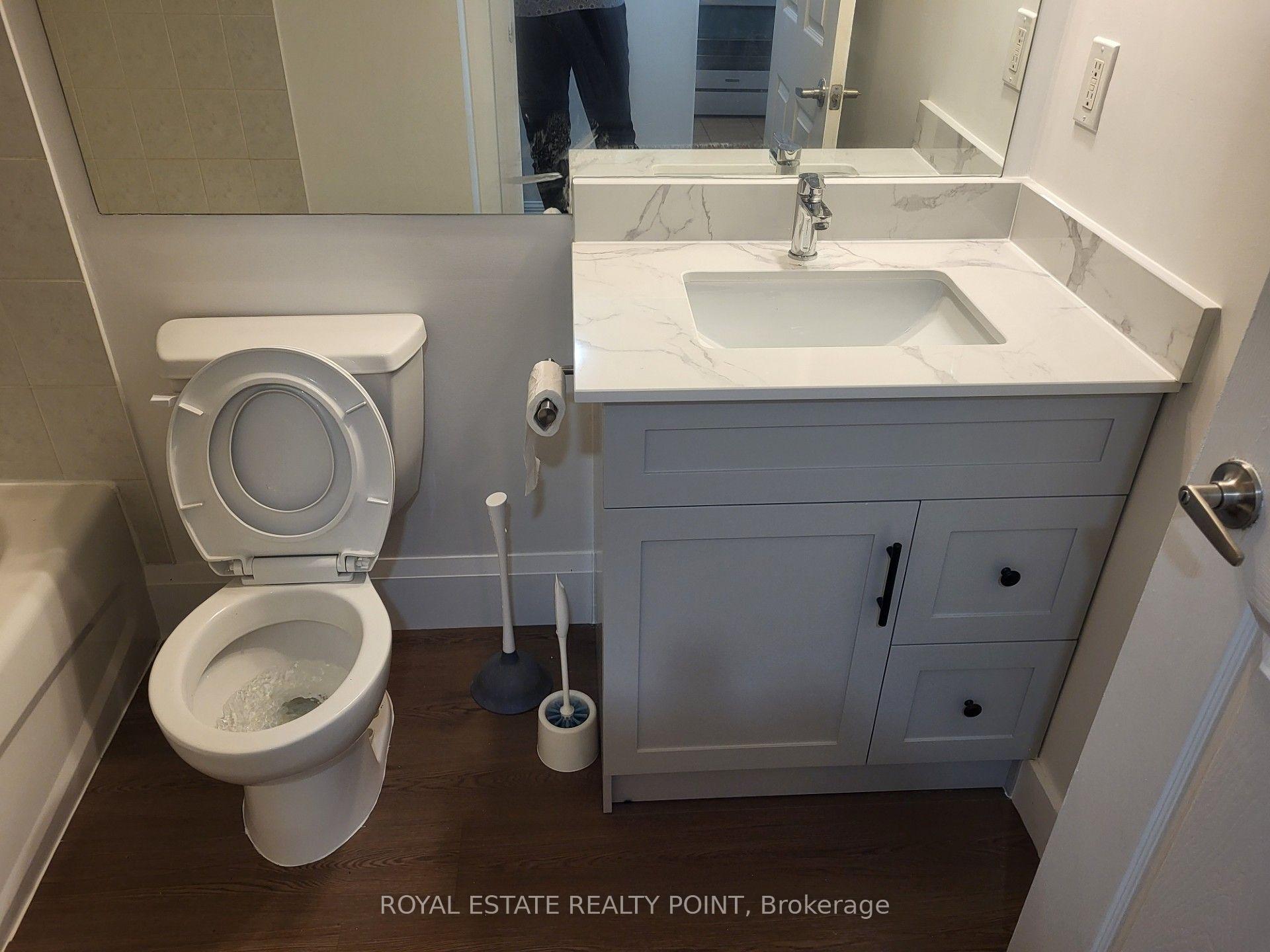 Photo 6 of Unit 522, 230 Queens Quay Boulevard W, Toronto, Waterfront Communities — HOMEH