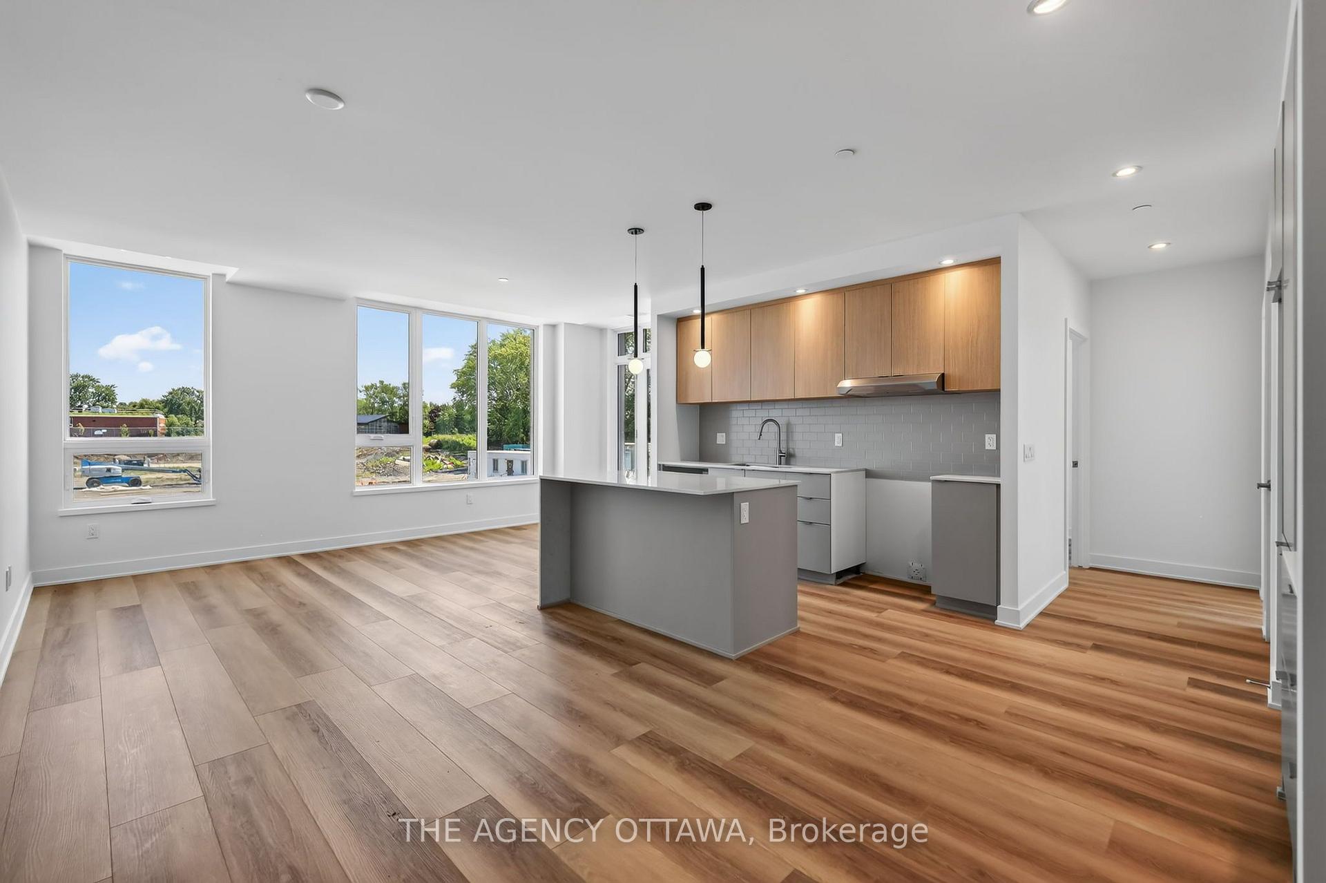 Photo 5 of Unit 203, 3073 Riverside Drive, Ottawa, Mooneys Bay/Riverside Park — HOMEH
