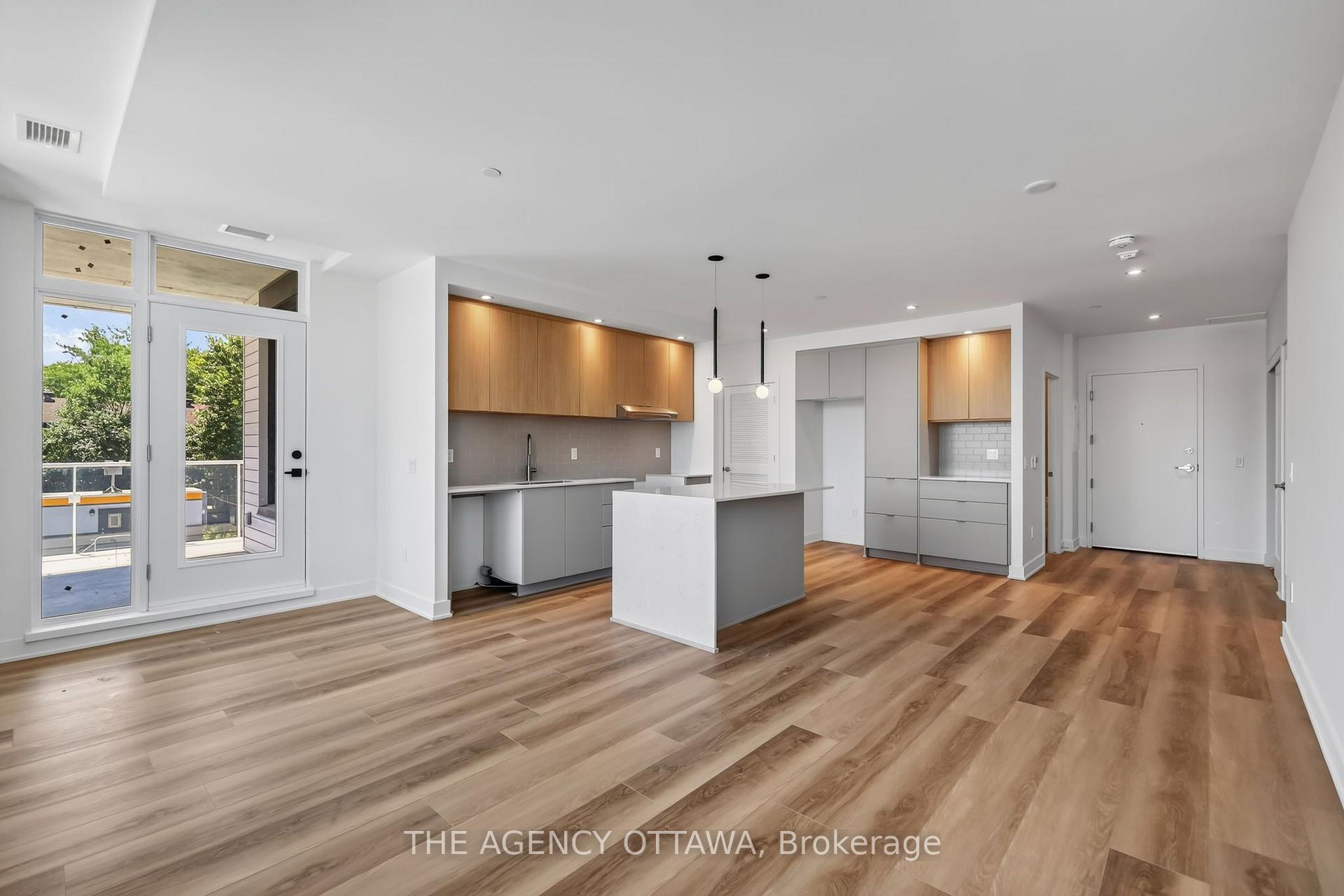 Photo 6 of Unit 203, 3073 Riverside Drive, Ottawa, Mooneys Bay/Riverside Park — HOMEH