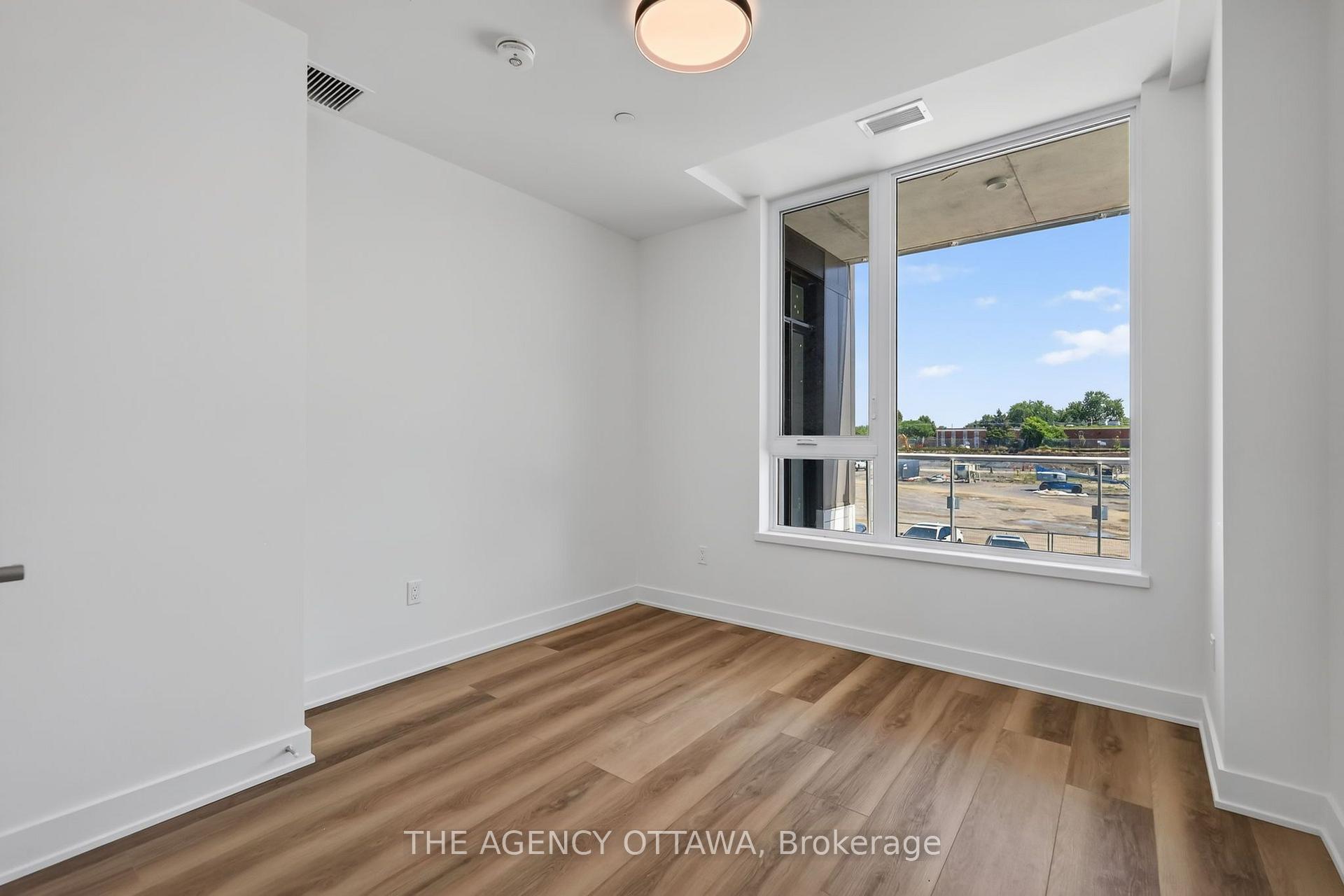 Photo 7 of Unit 203, 3073 Riverside Drive, Ottawa, Mooneys Bay/Riverside Park — HOMEH