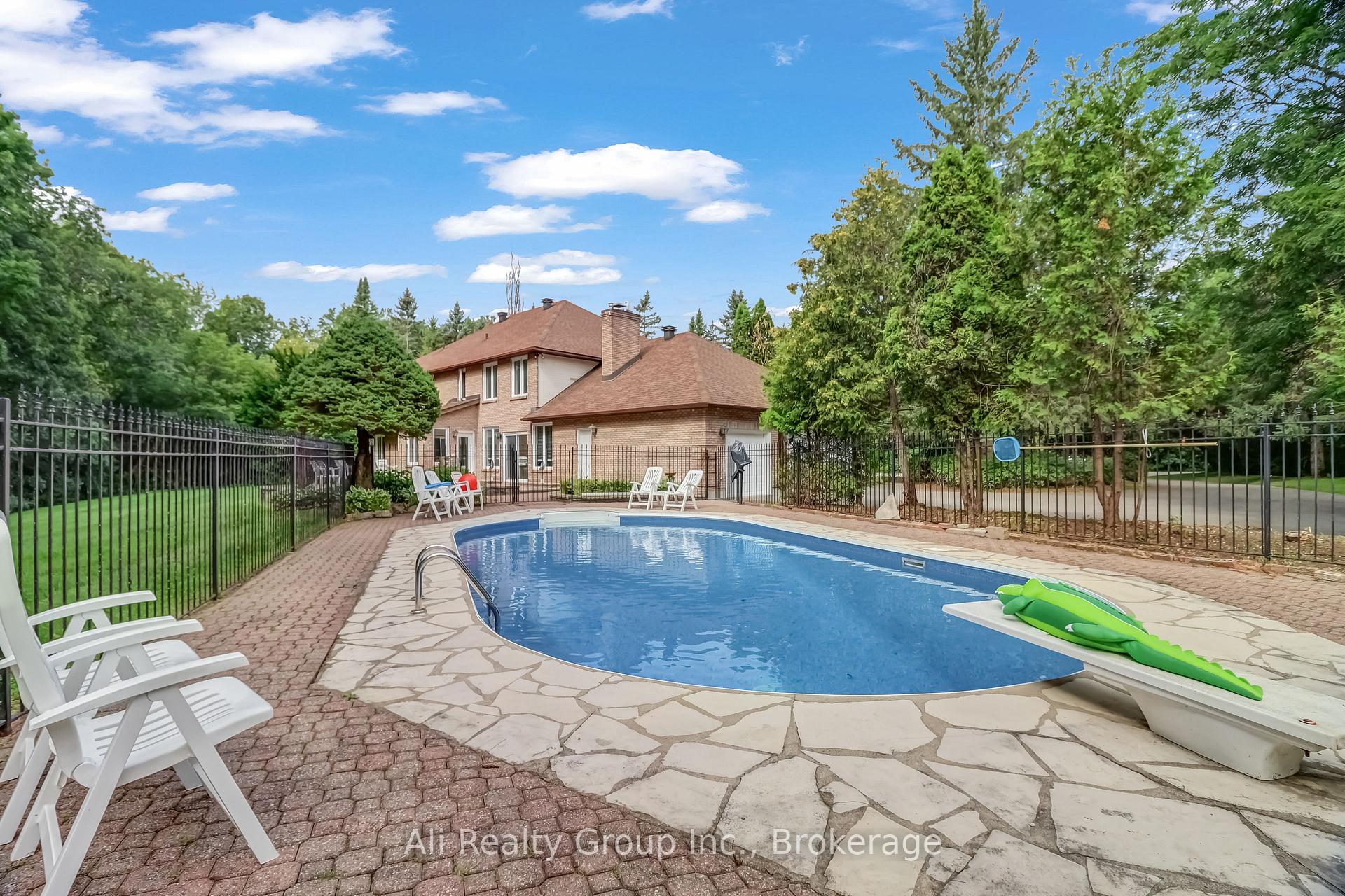 Photo 3 of 4 Royal County Downs, Ottawa, Cedar Hill/Orchard Estates — HOMEH