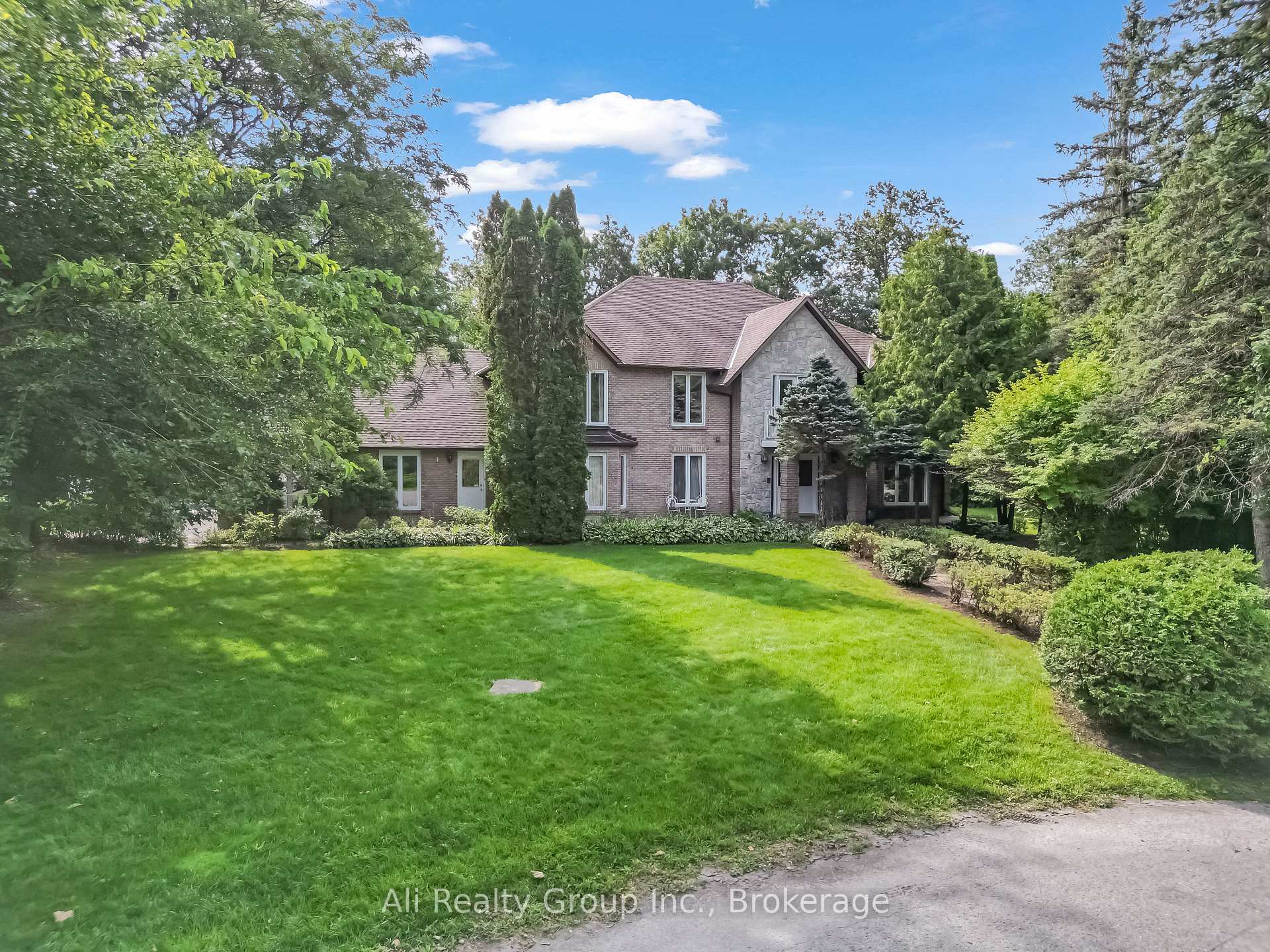 Photo 4 of 4 Royal County Downs, Ottawa, Cedar Hill/Orchard Estates — HOMEH
