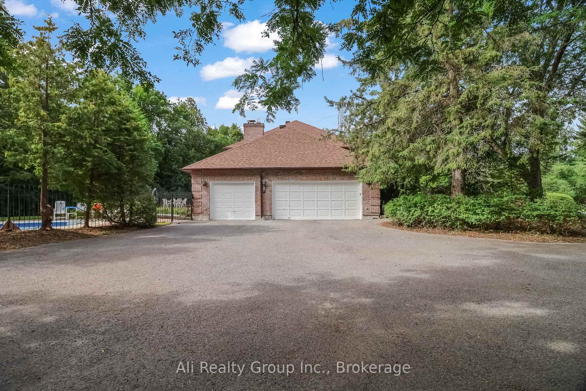 Photo 7 of 4 Royal County Downs, Ottawa, Cedar Hill/Orchard Estates — HOMEH