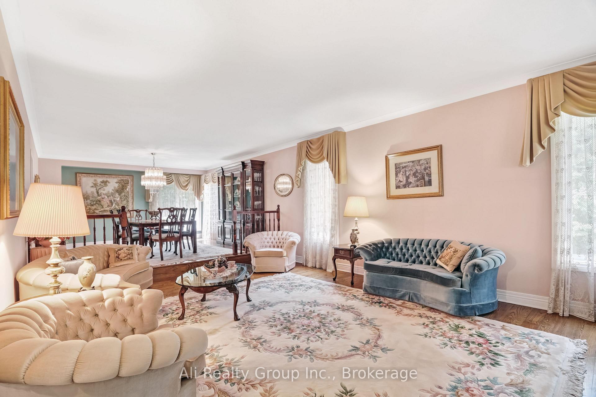 Photo 11 of 4 Royal County Downs, Ottawa, Cedar Hill/Orchard Estates — HOMEH