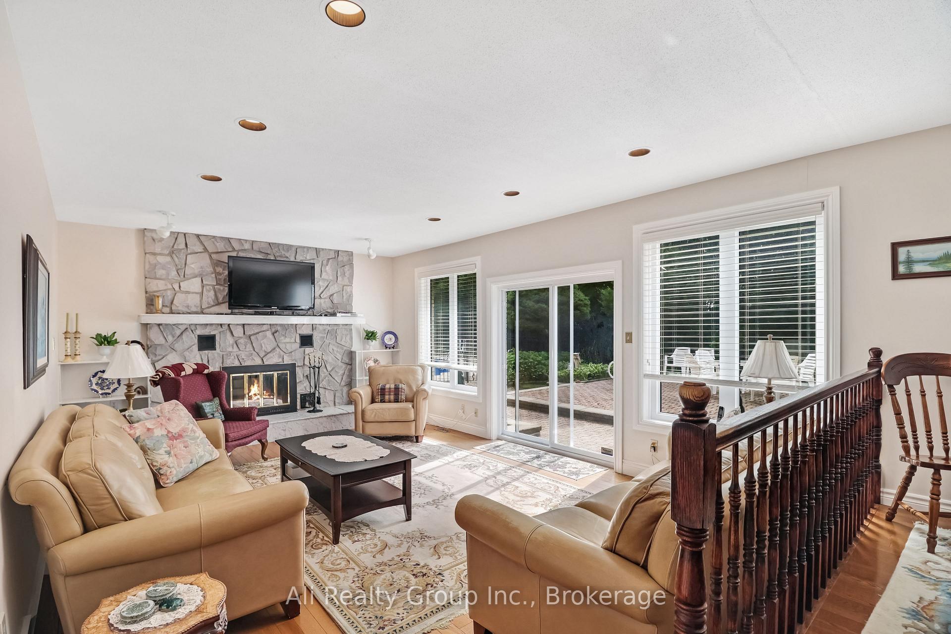 Photo 18 of 4 Royal County Downs, Ottawa, Cedar Hill/Orchard Estates — HOMEH