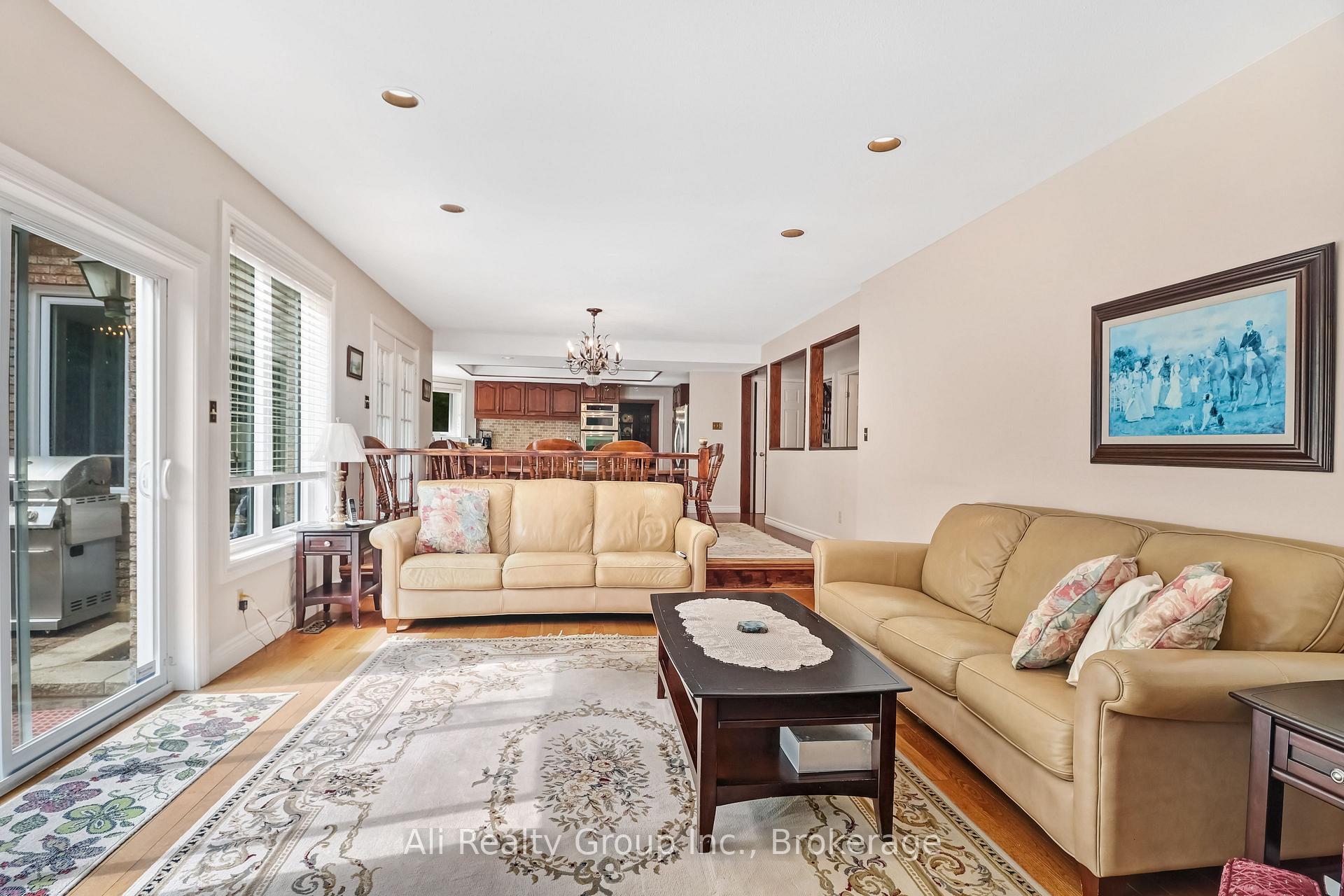 Photo 19 of 4 Royal County Downs, Ottawa, Cedar Hill/Orchard Estates — HOMEH