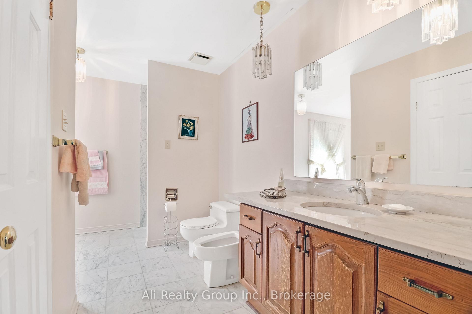 Photo 29 of 4 Royal County Downs, Ottawa, Cedar Hill/Orchard Estates — HOMEH