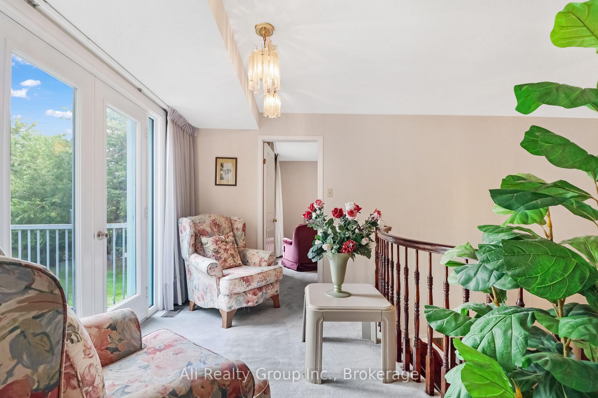 Photo 32 of 4 Royal County Downs, Ottawa, Cedar Hill/Orchard Estates — HOMEH