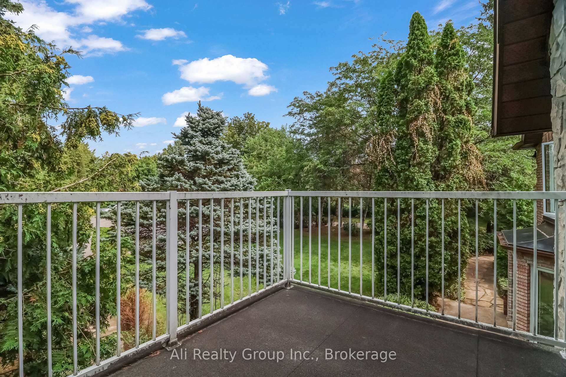 Photo 33 of 4 Royal County Downs, Ottawa, Cedar Hill/Orchard Estates — HOMEH