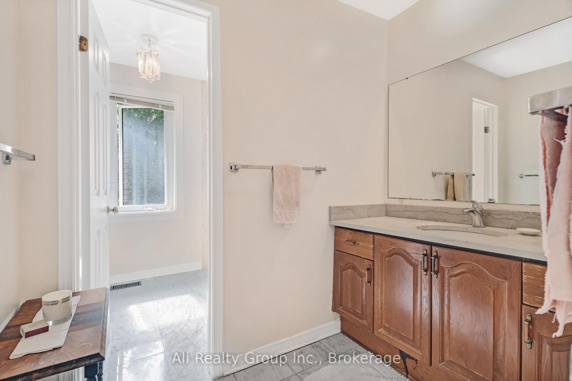 Photo 36 of 4 Royal County Downs, Ottawa, Cedar Hill/Orchard Estates — HOMEH