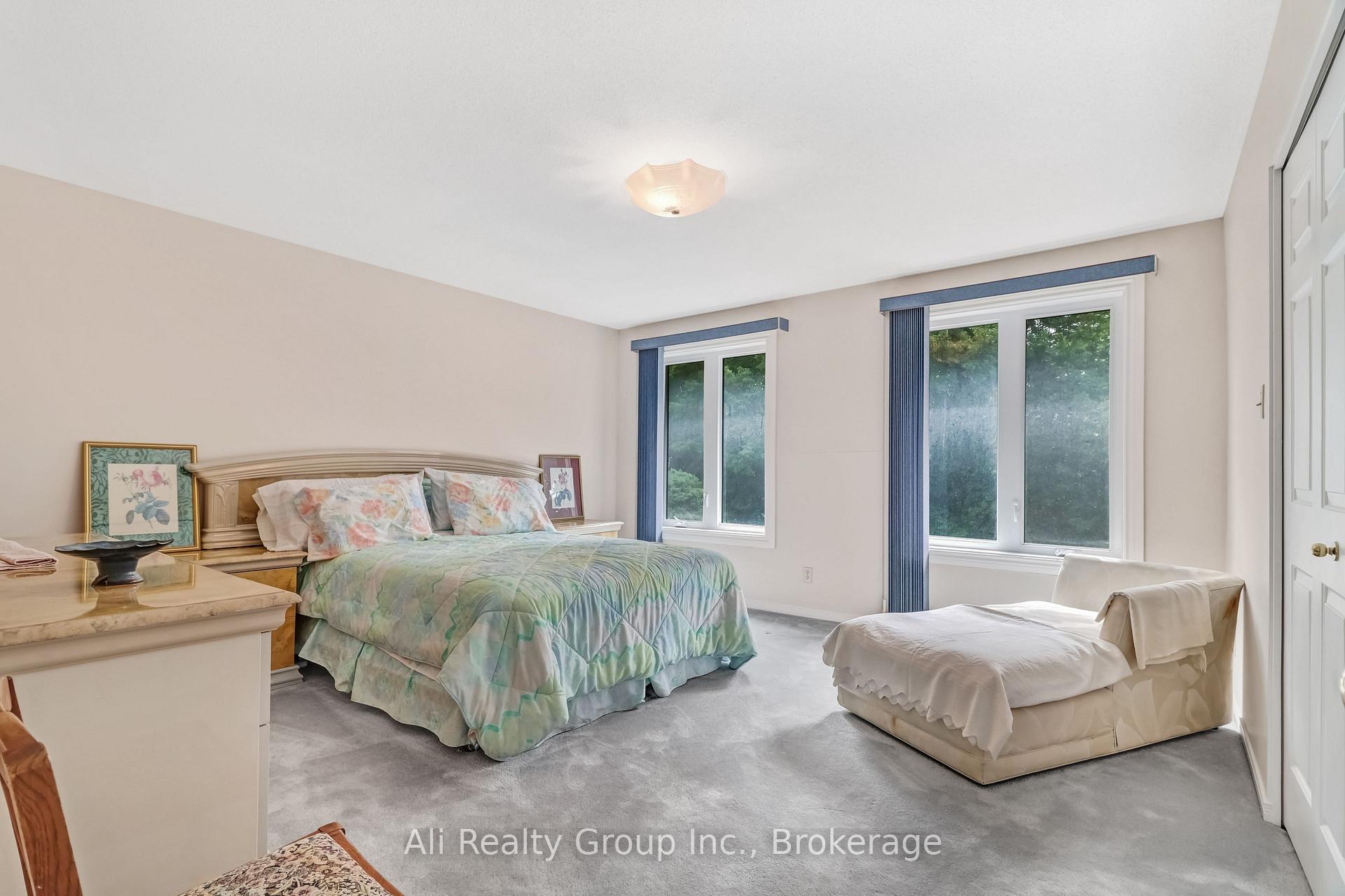 Photo 38 of 4 Royal County Downs, Ottawa, Cedar Hill/Orchard Estates — HOMEH