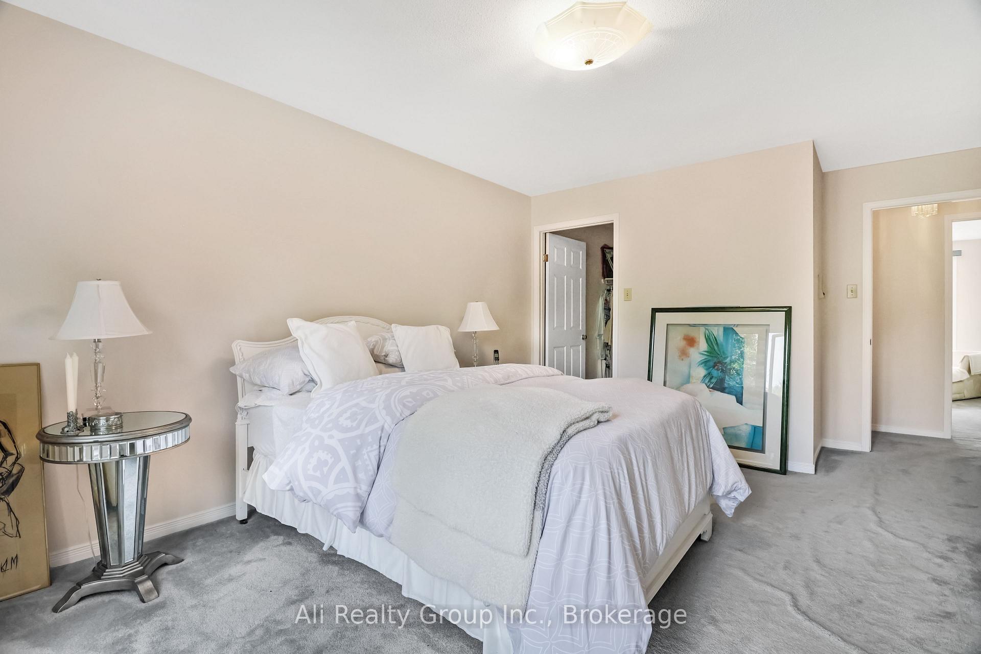 Photo 41 of 4 Royal County Downs, Ottawa, Cedar Hill/Orchard Estates — HOMEH