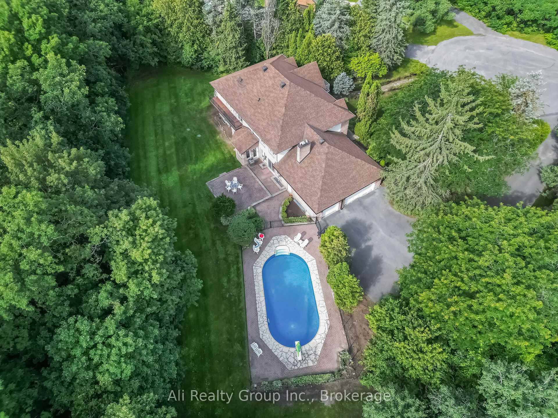 Photo 48 of 4 Royal County Downs, Ottawa, Cedar Hill/Orchard Estates — HOMEH