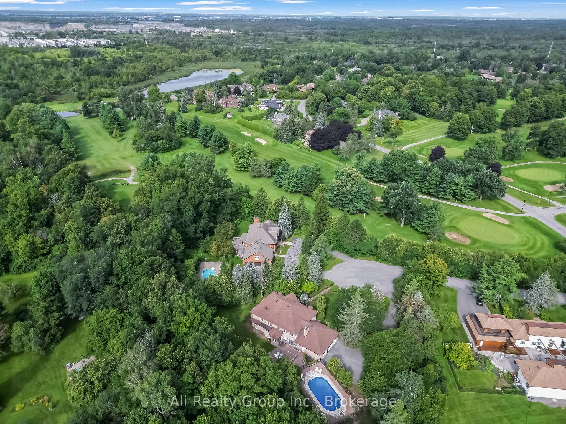 Photo 49 of 4 Royal County Downs, Ottawa, Cedar Hill/Orchard Estates — HOMEH
