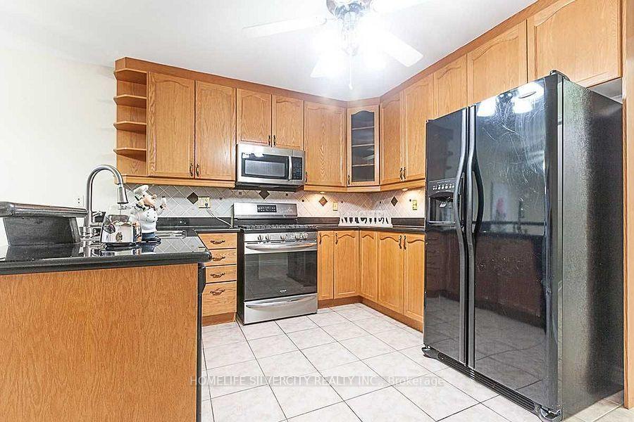 Photo 10 of 39 Savita Road, Brampton, Fletcher's Meadow — HOMEH