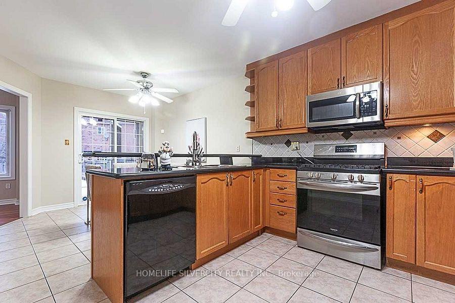 Photo 11 of 39 Savita Road, Brampton, Fletcher's Meadow — HOMEH