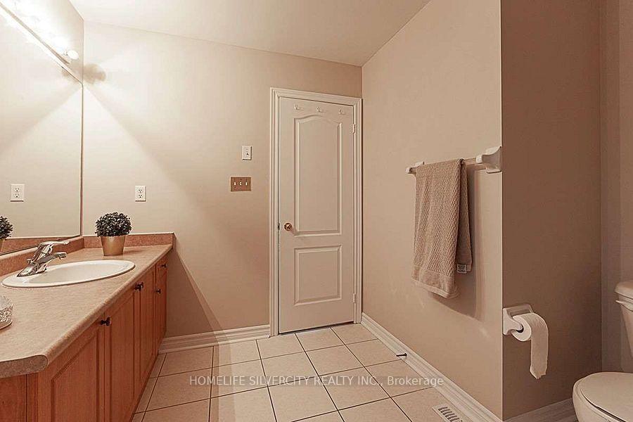 Photo 16 of 39 Savita Road, Brampton, Fletcher's Meadow — HOMEH