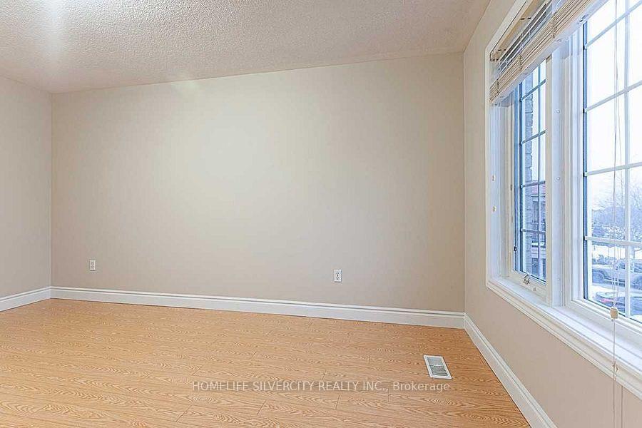 Photo 19 of 39 Savita Road, Brampton, Fletcher's Meadow — HOMEH
