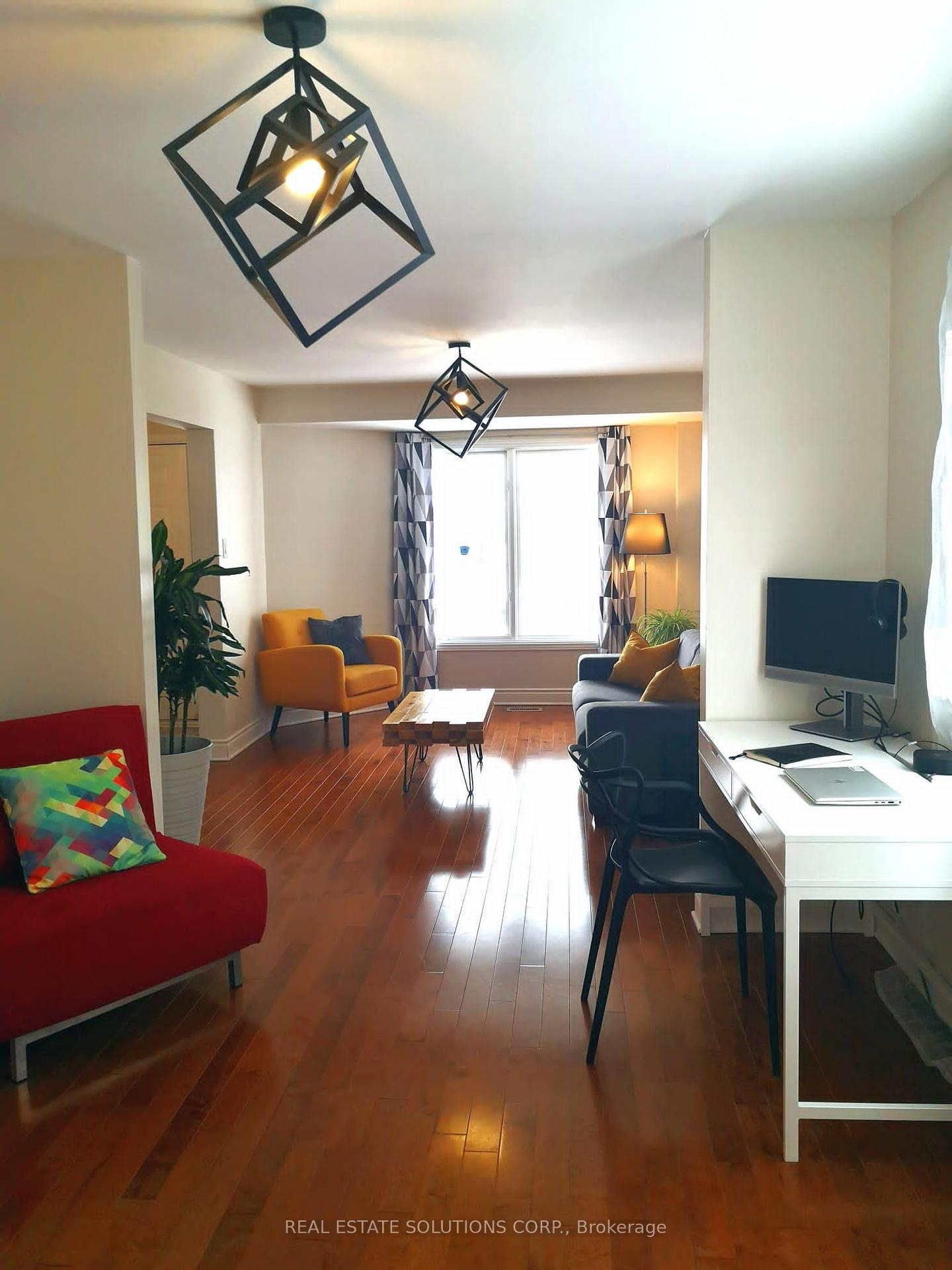 Photo 7 of 1971 Jasper Avenue, Ottawa, Ellwood — HOMEH