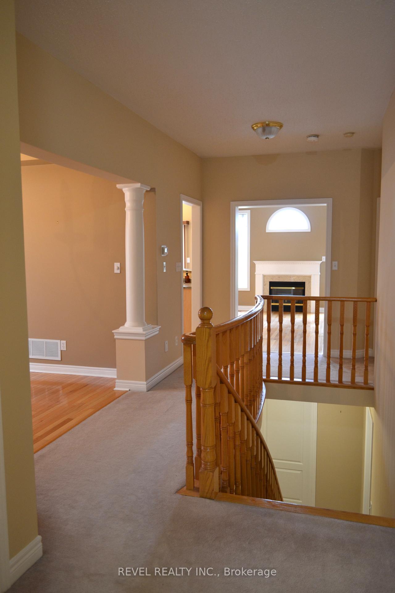 Photo 5 of 45 Tunney Place, Whitby, Brooklin — HOMEH