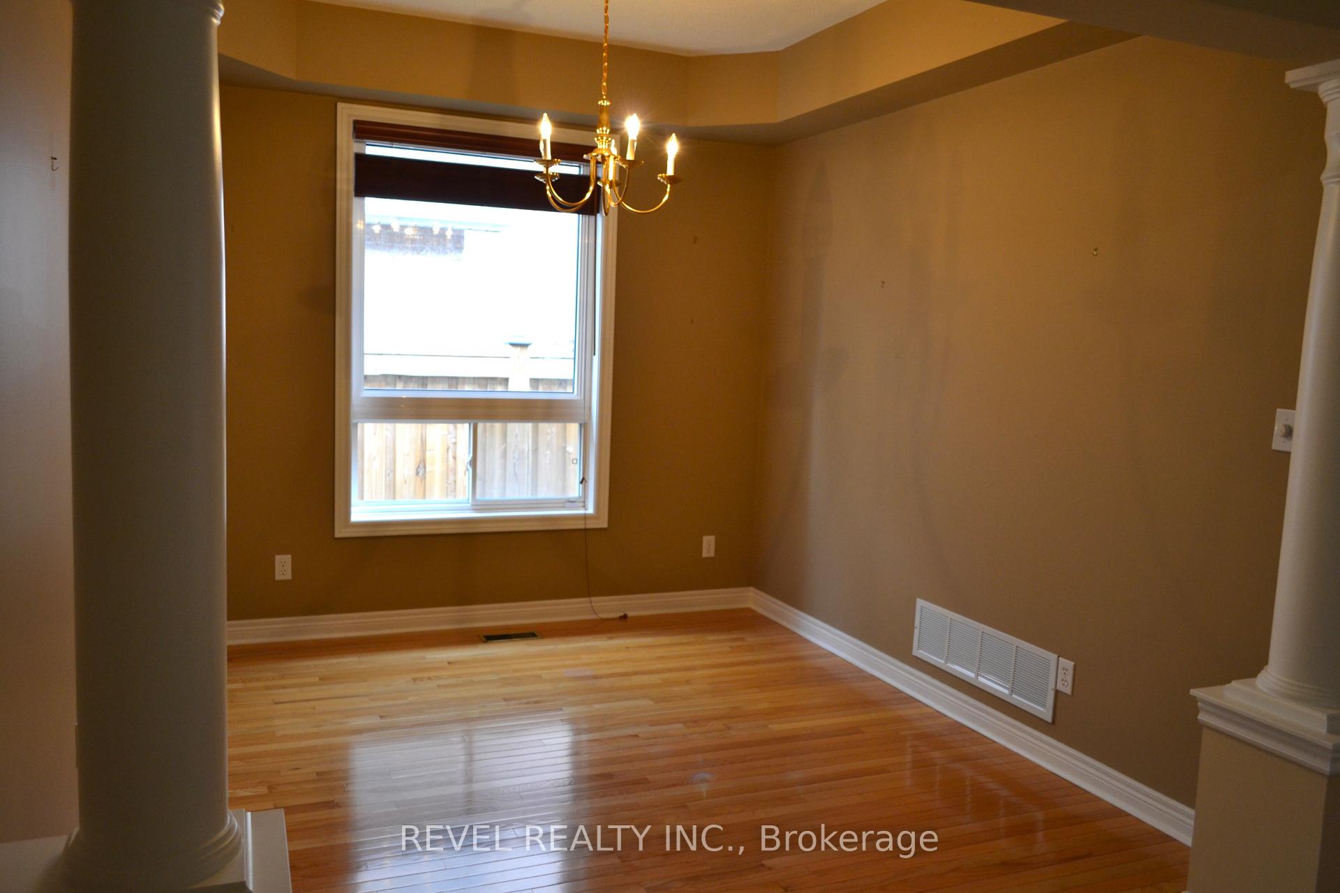 Photo 6 of 45 Tunney Place, Whitby, Brooklin — HOMEH
