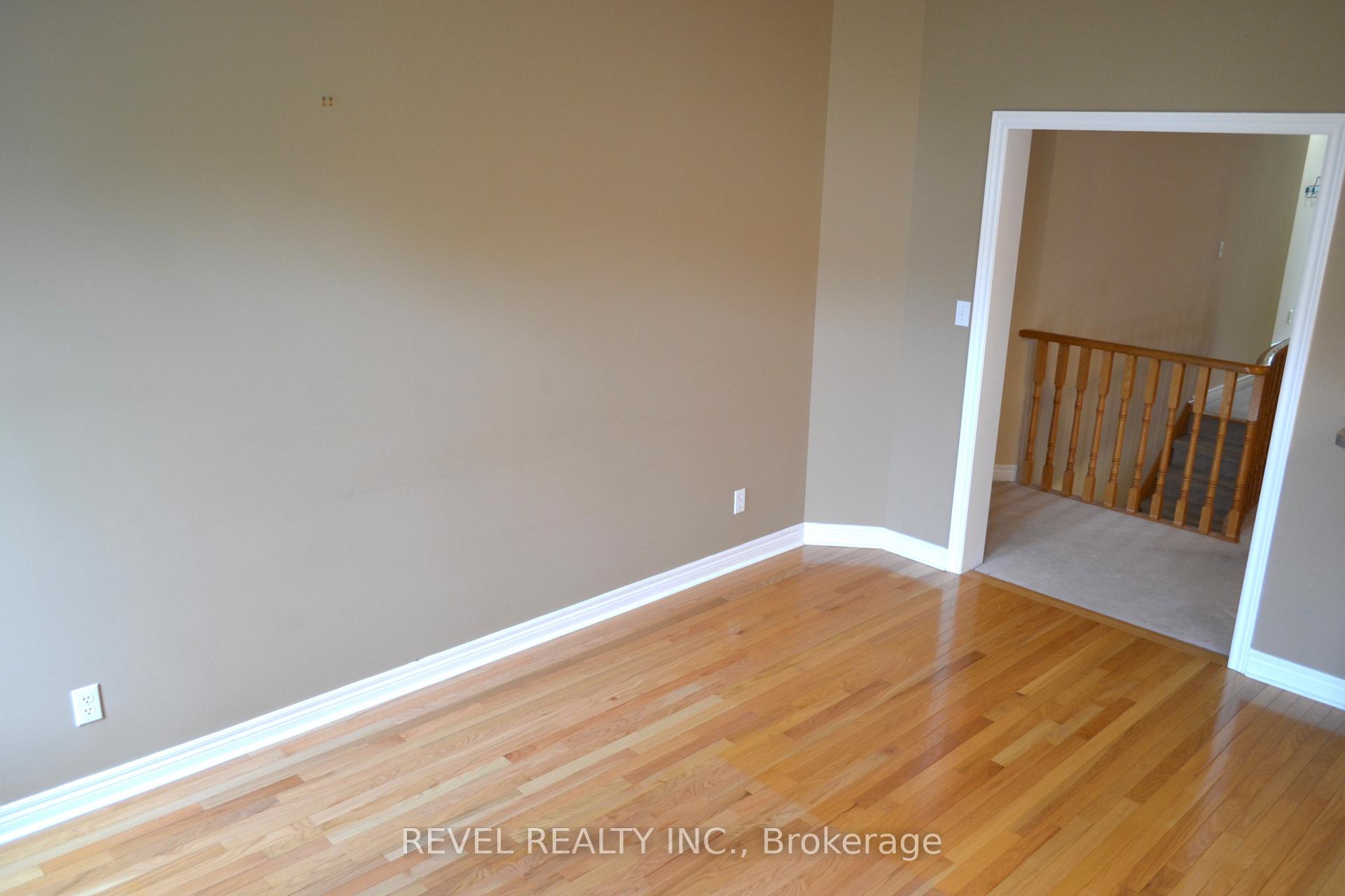 Photo 14 of 45 Tunney Place, Whitby, Brooklin — HOMEH