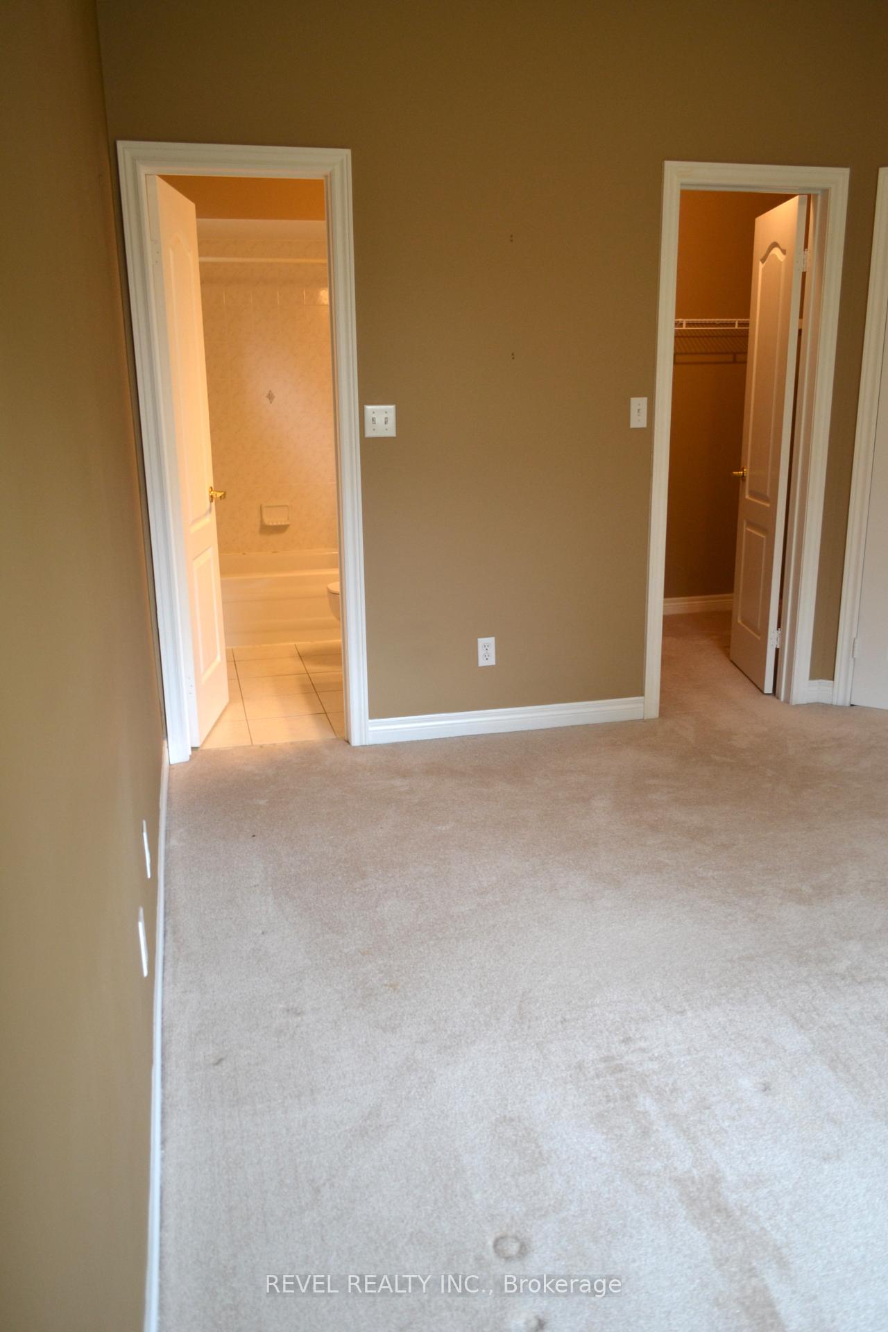 Photo 23 of 45 Tunney Place, Whitby, Brooklin — HOMEH