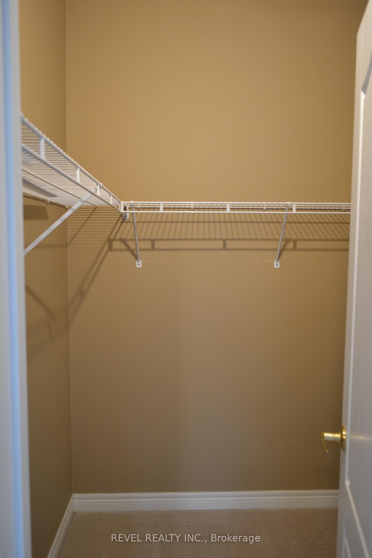 Photo 25 of 45 Tunney Place, Whitby, Brooklin — HOMEH