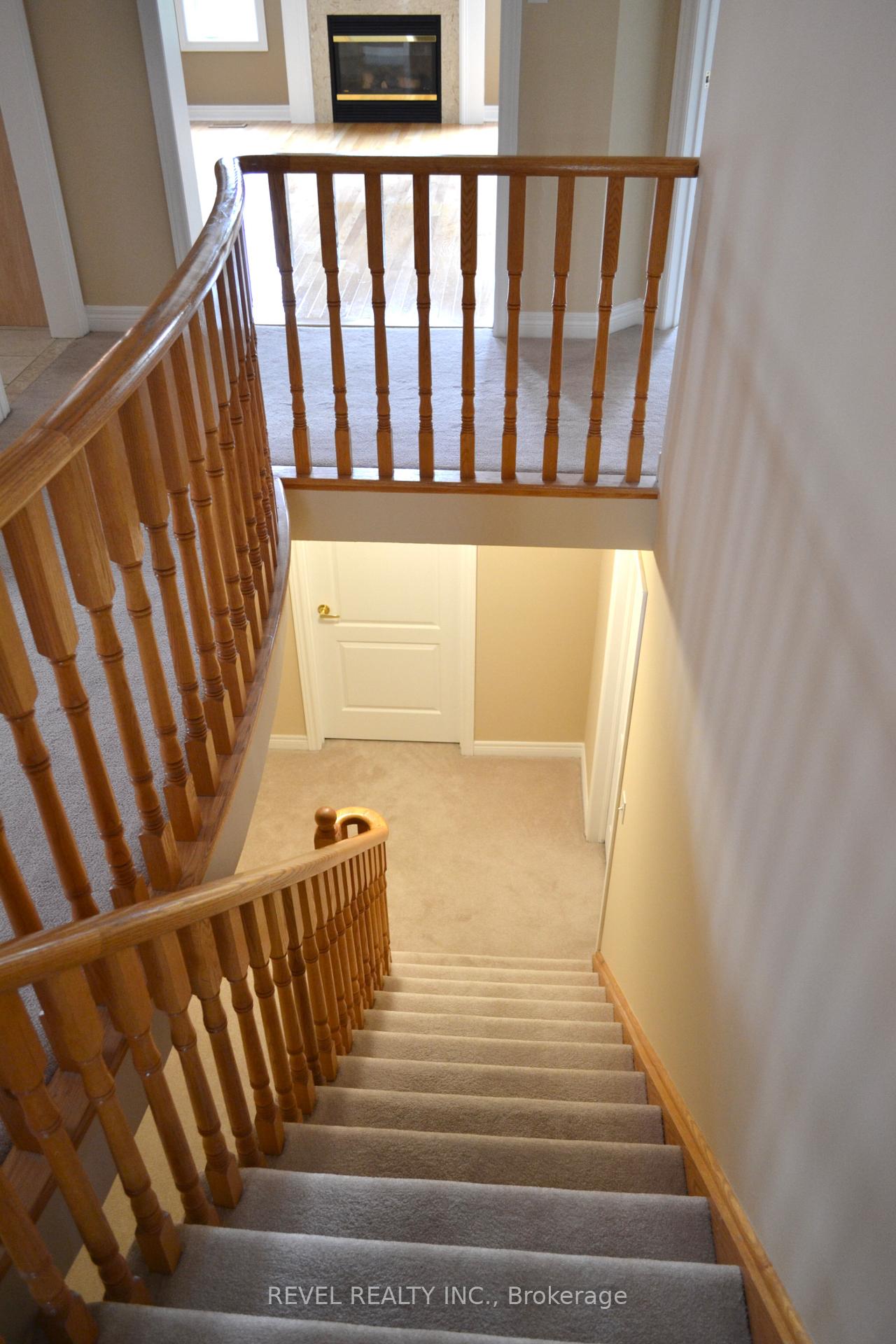 Photo 26 of 45 Tunney Place, Whitby, Brooklin — HOMEH