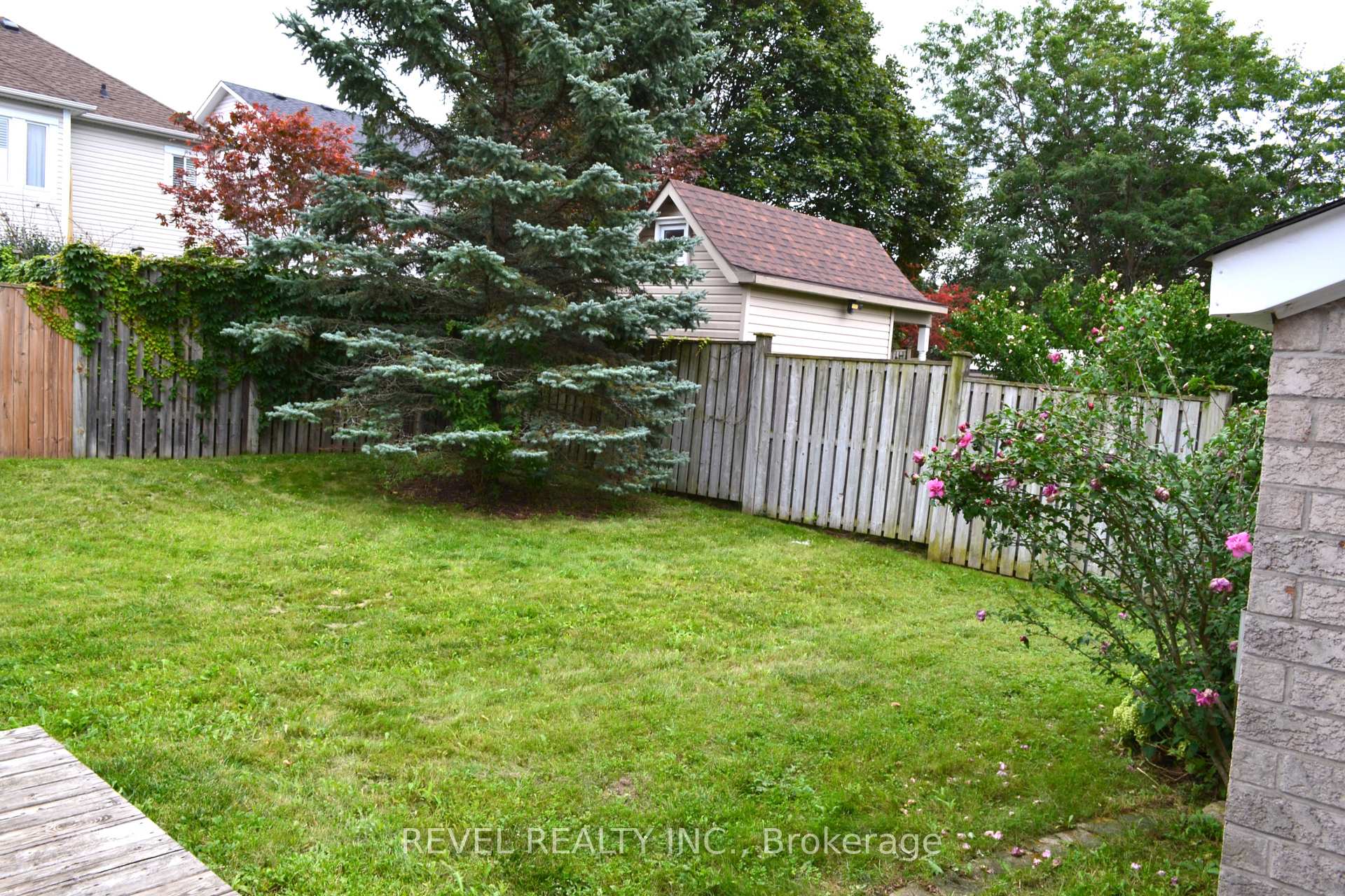 Photo 36 of 45 Tunney Place, Whitby, Brooklin — HOMEH