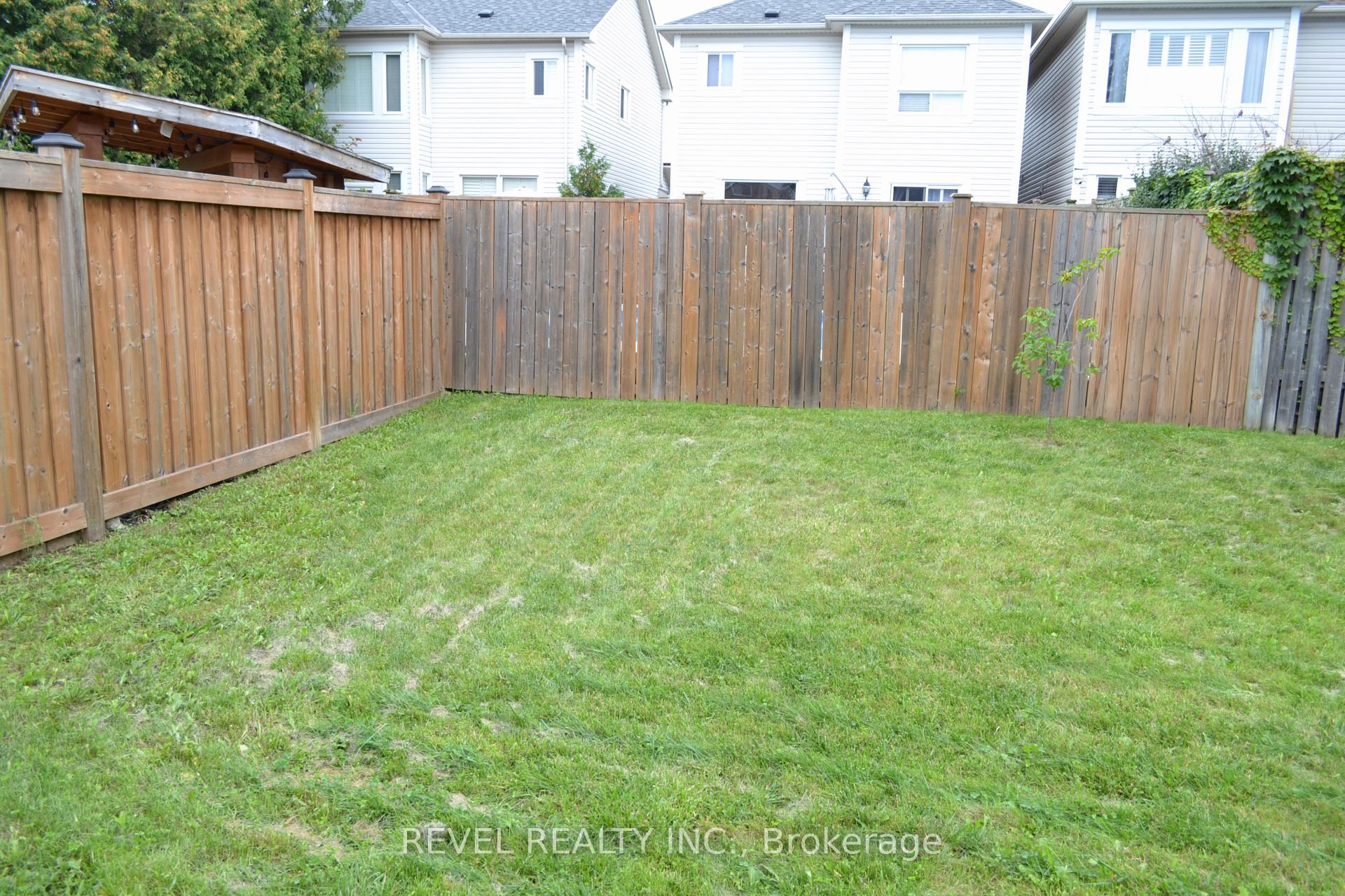 Photo 37 of 45 Tunney Place, Whitby, Brooklin — HOMEH