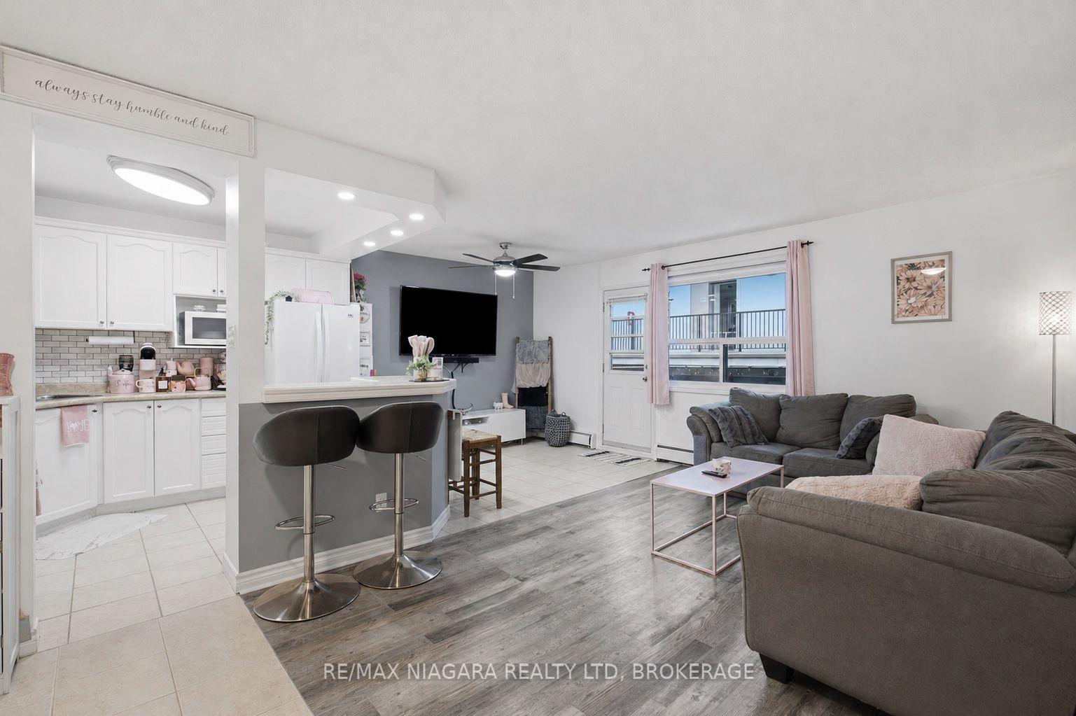 Photo of Unit 308, 264 Oakdale Avenue