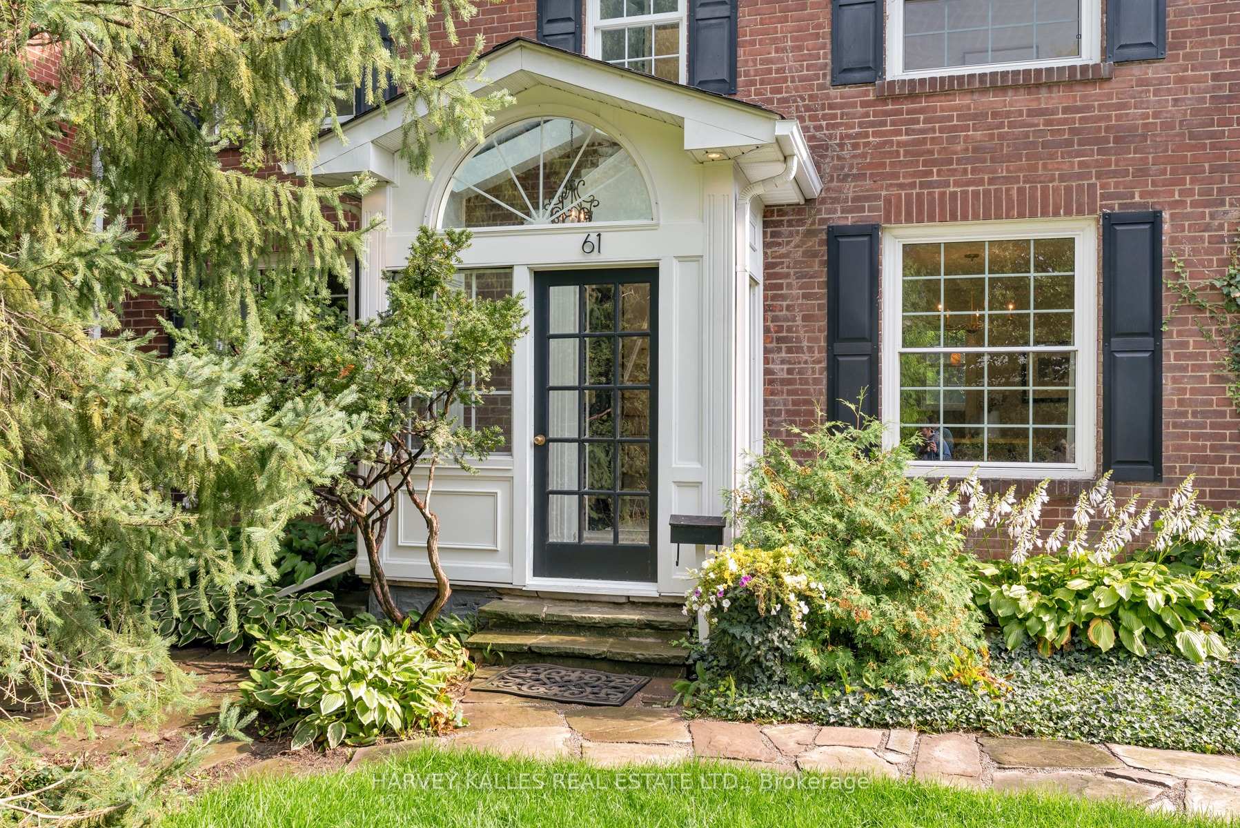 Photo 3 of 61 Queens Drive, North York, Weston — HOMEH