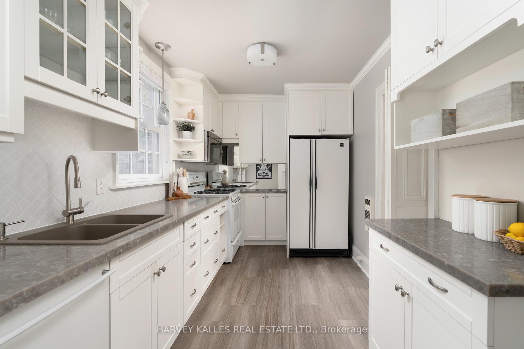 Photo 18 of 61 Queens Drive, North York, Weston — HOMEH