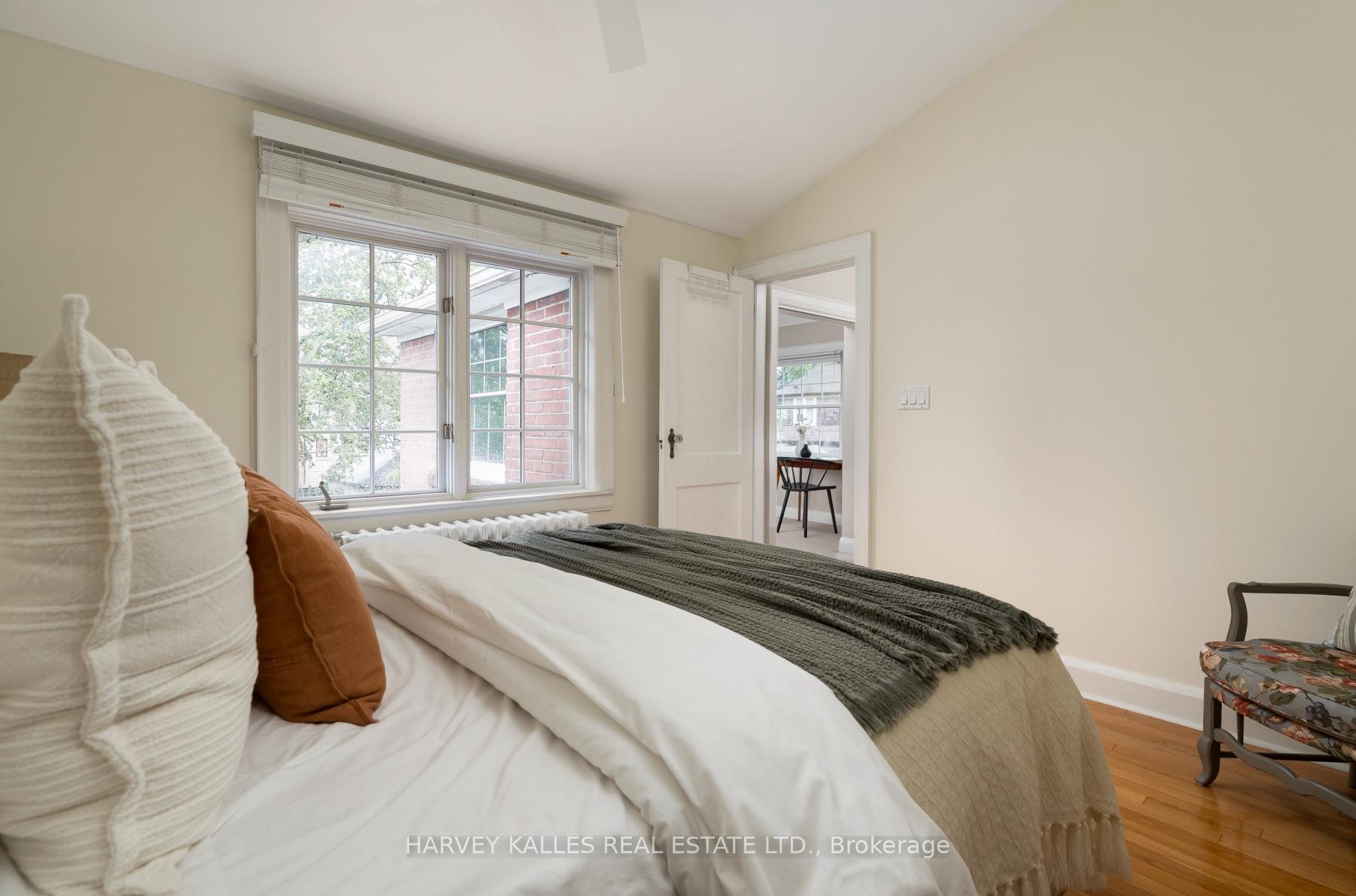 Photo 28 of 61 Queens Drive, North York, Weston — HOMEH