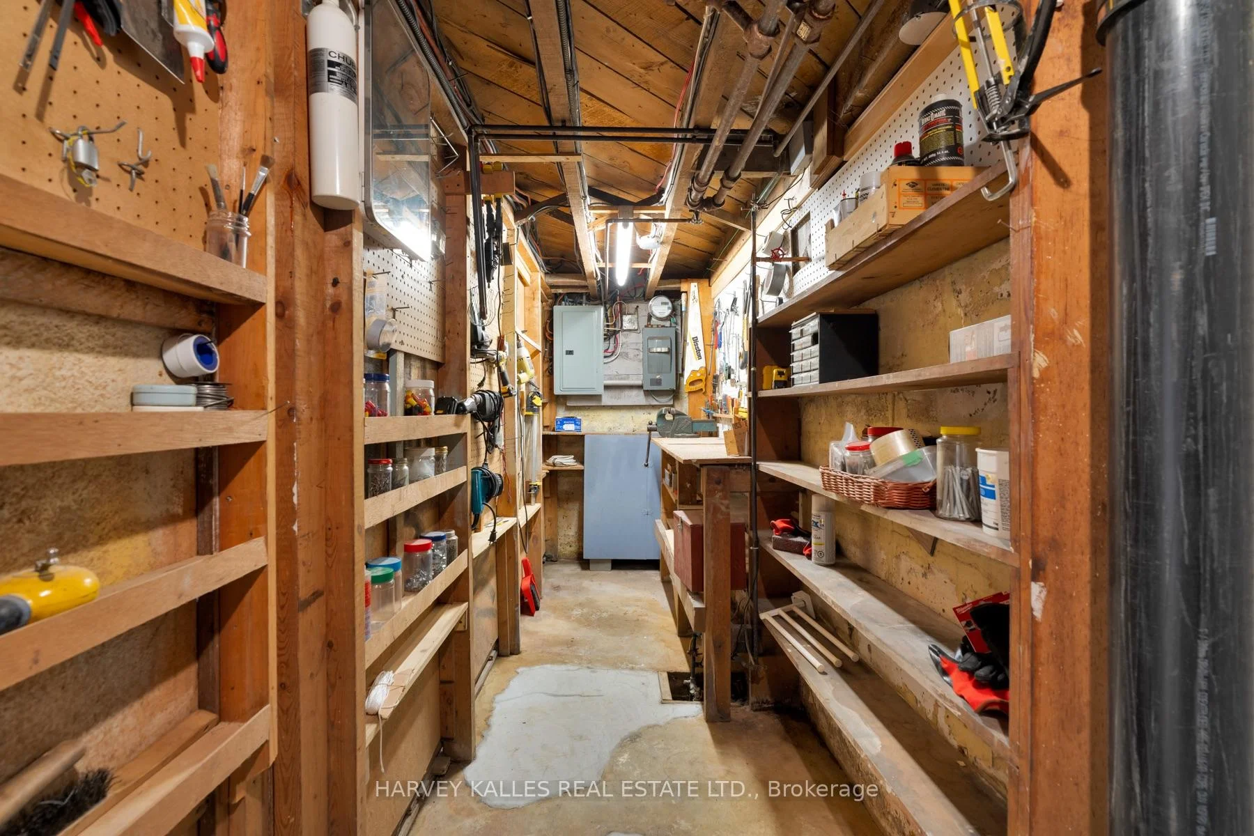 Photo 54 of 61 Queens Drive, North York, Weston — HOMEH