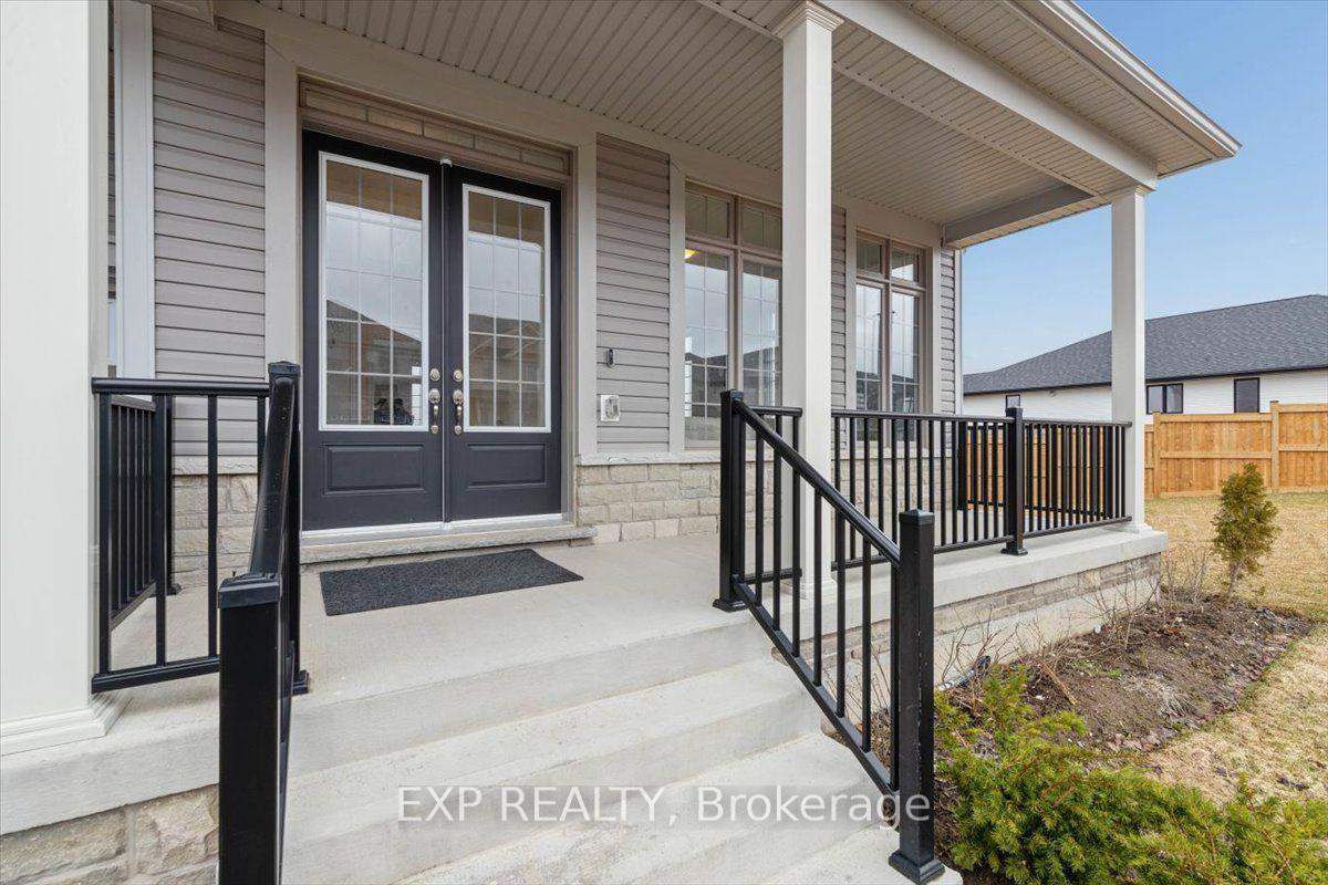 Photo 5 of 98 Rea Drive, Centre Wellington, Fergus — HOMEH