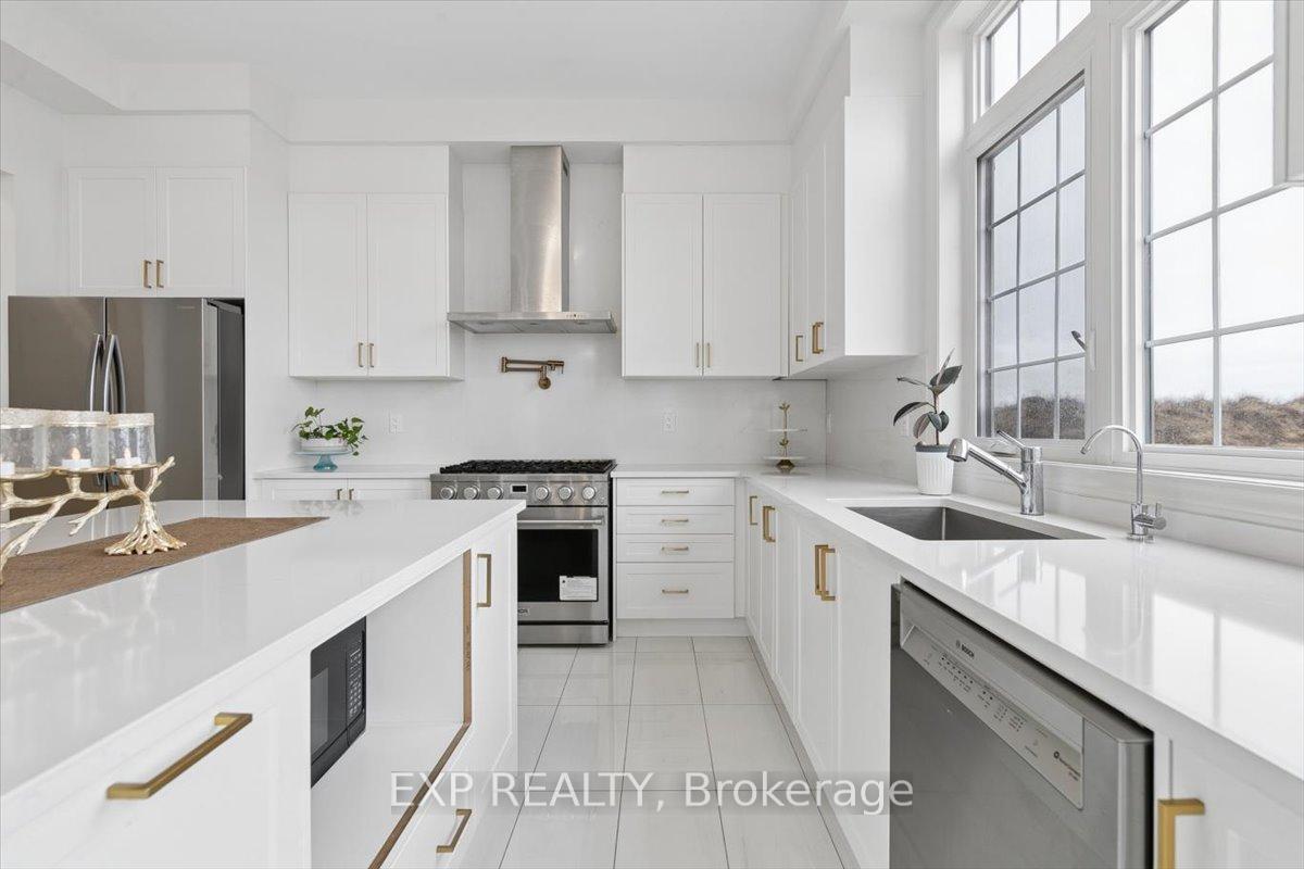 Photo 16 of 98 Rea Drive, Centre Wellington, Fergus — HOMEH