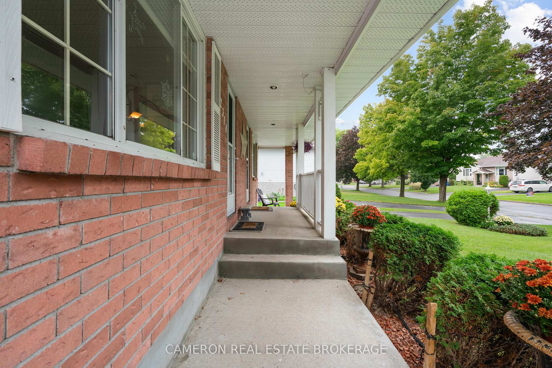 Photo 6 of 2314 Emily Crescent, Cornwall, Cornwall — HOMEH