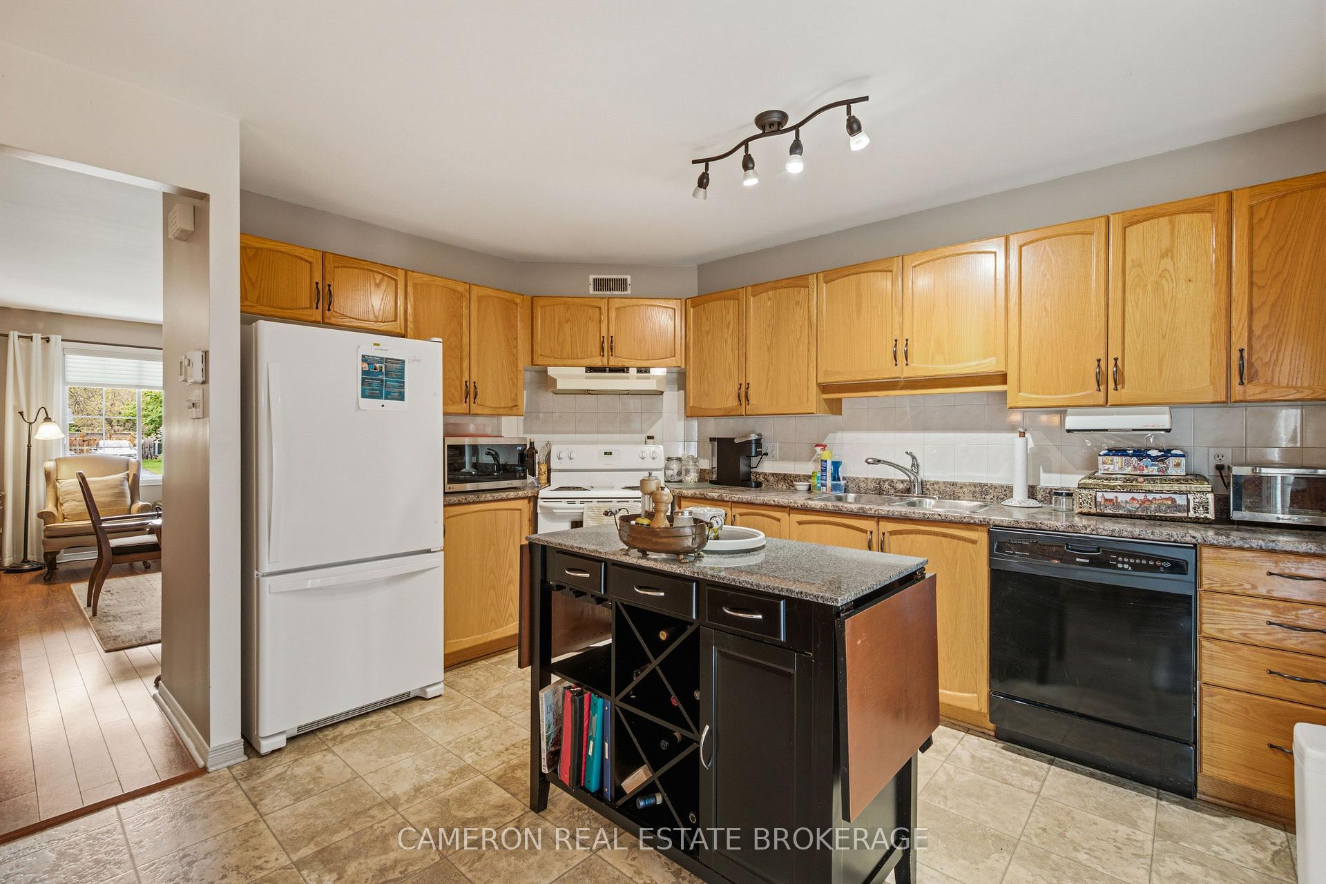 Photo 19 of 2314 Emily Crescent, Cornwall, Cornwall — HOMEH