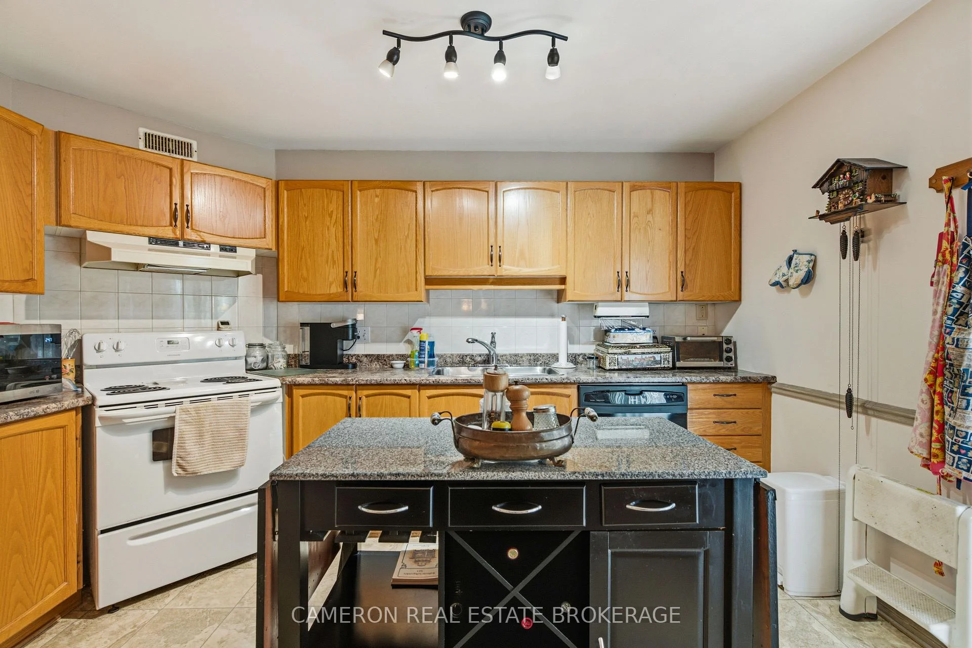 Photo 29 of 2314 Emily Crescent, Cornwall, Cornwall — HOMEH
